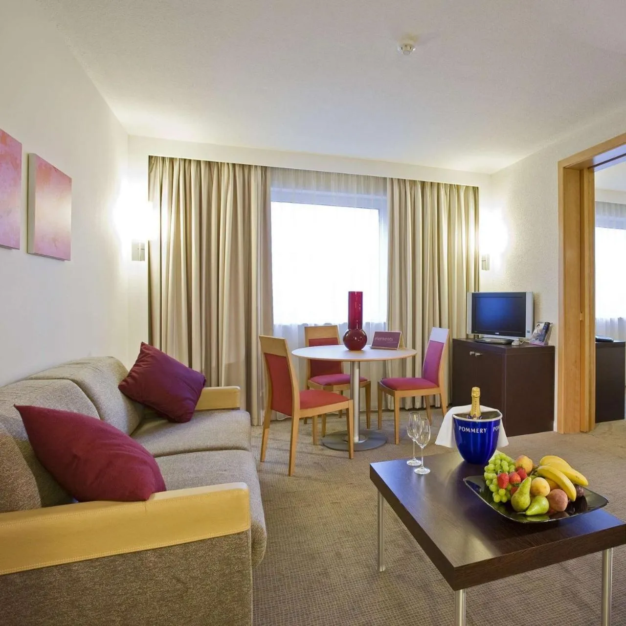 Seating Area in Novotel London Heathrow Airport M4 Jct. 4