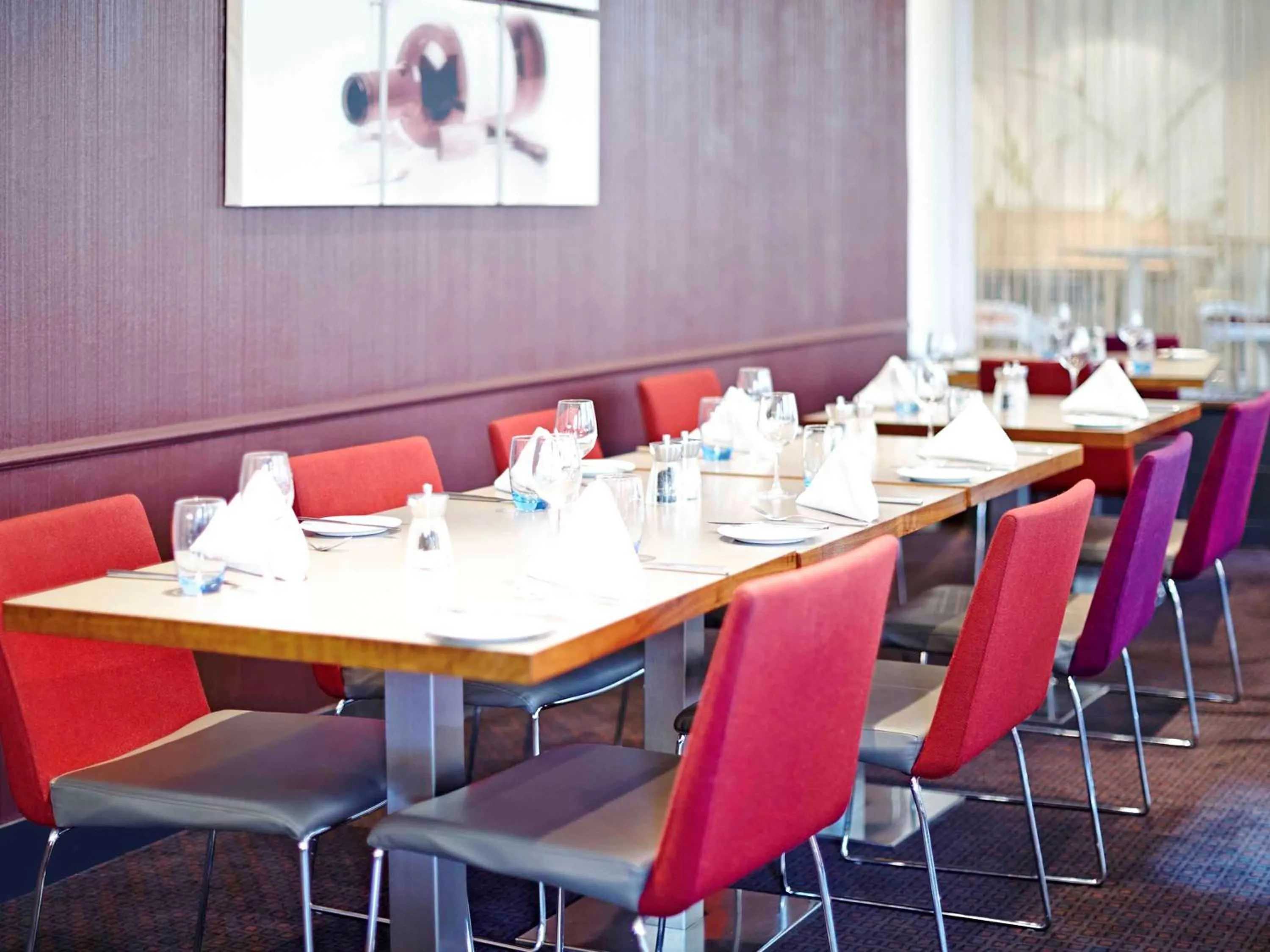 Restaurant/Places to Eat in Novotel London Heathrow Airport M4 Jct. 4