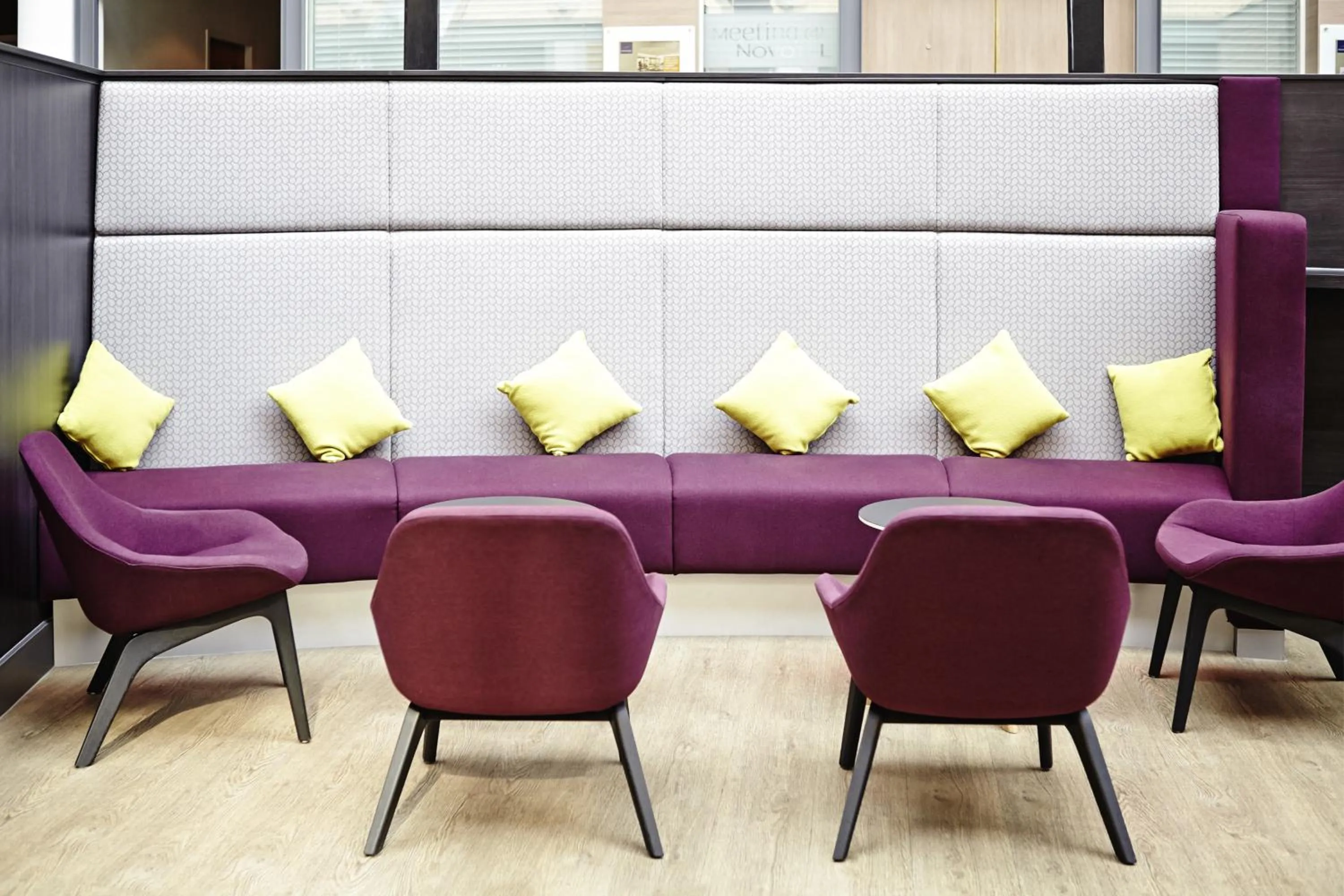 Lounge or bar in Novotel London Heathrow Airport M4 Jct. 4