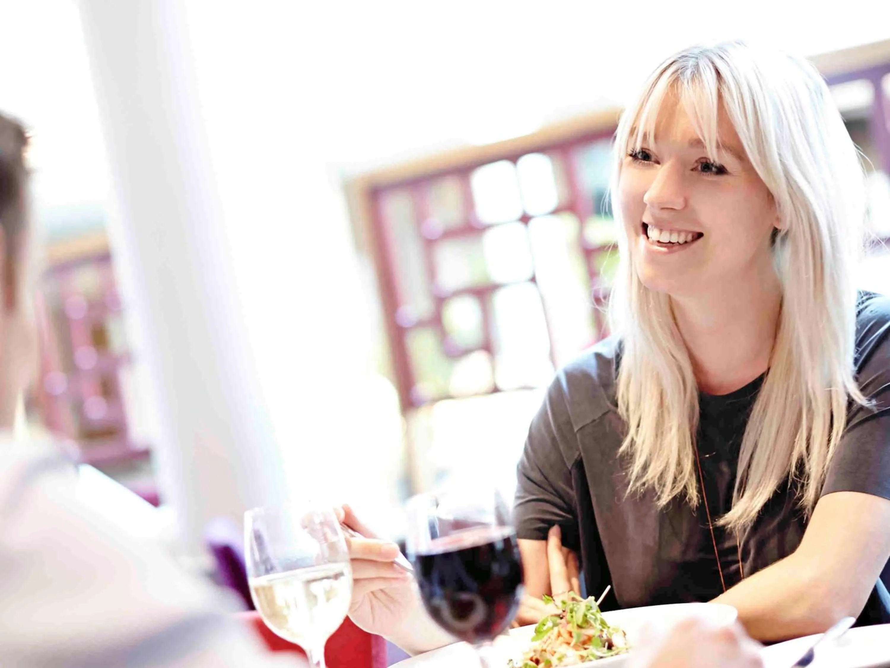 Restaurant/places to eat in Novotel London Heathrow Airport M4 Jct. 4