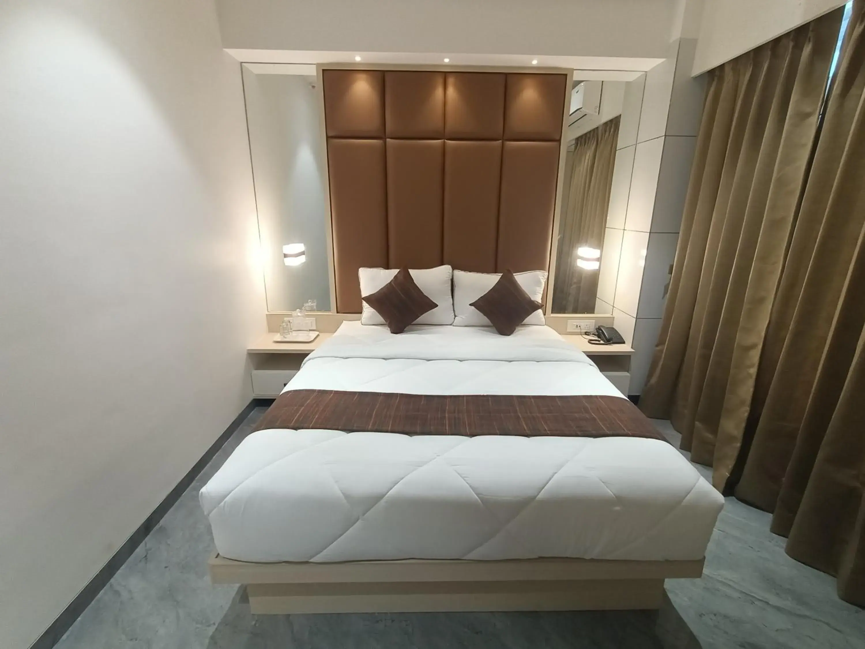 Bed in Hotel Pearl Residency Thane Bed in Hotel Pearl Residency Thane