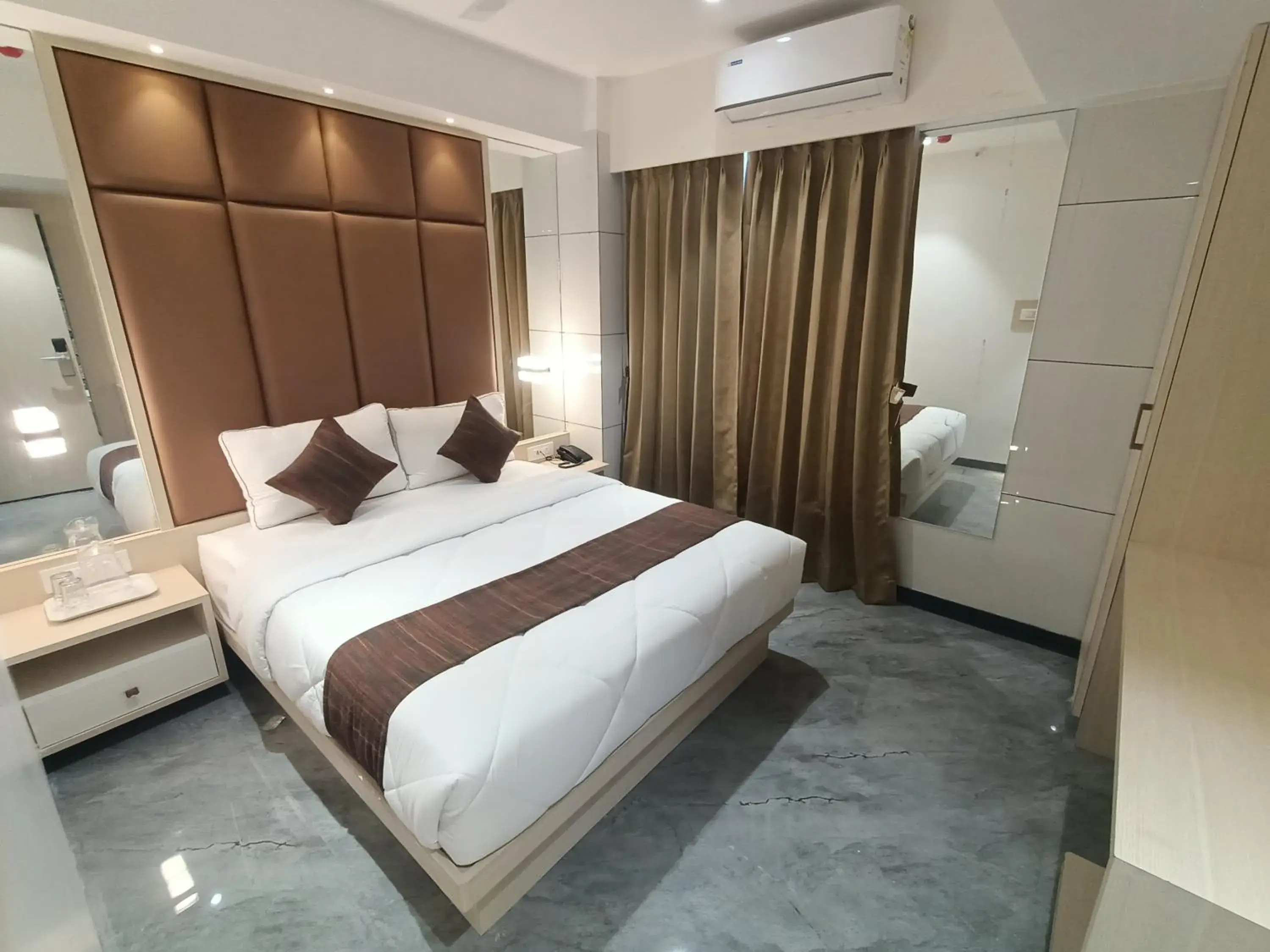 Bed in Hotel Pearl Residency Thane Bed in Hotel Pearl Residency Thane