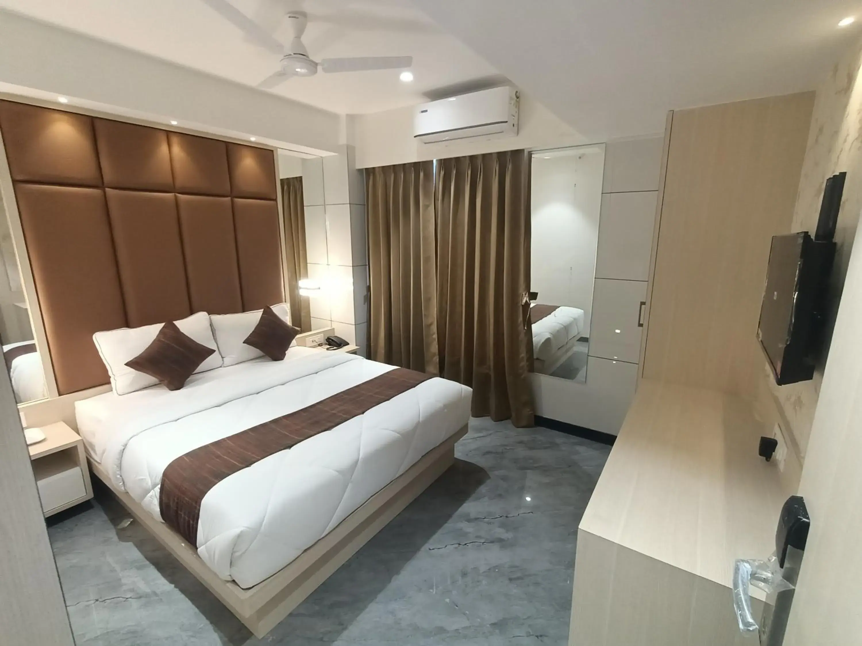 Bed in Hotel Pearl Residency Thane Bed in Hotel Pearl Residency Thane