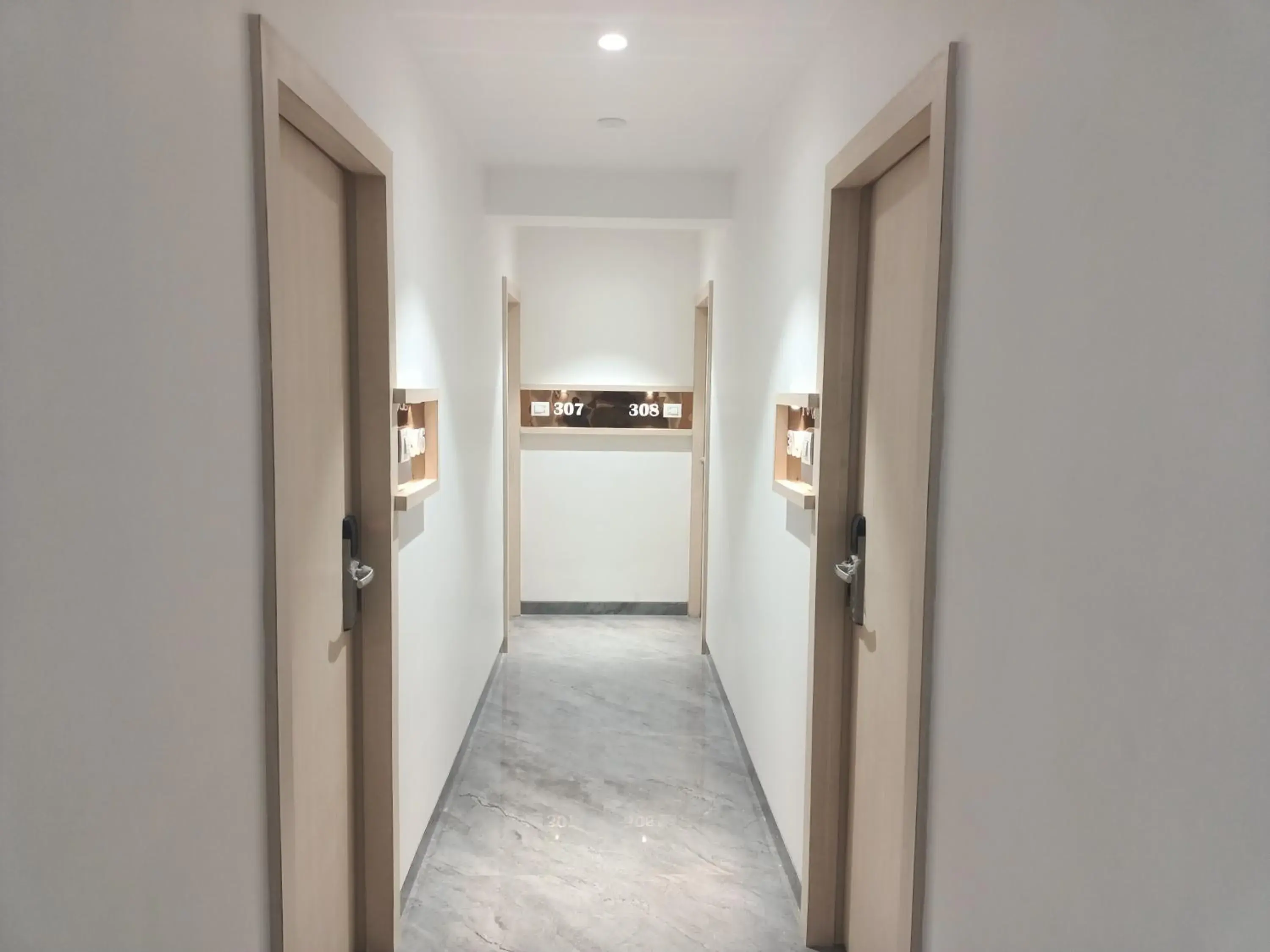 Lobby or reception in Hotel Pearl Residency Thane Lobby or reception in Hotel Pearl Residency Thane