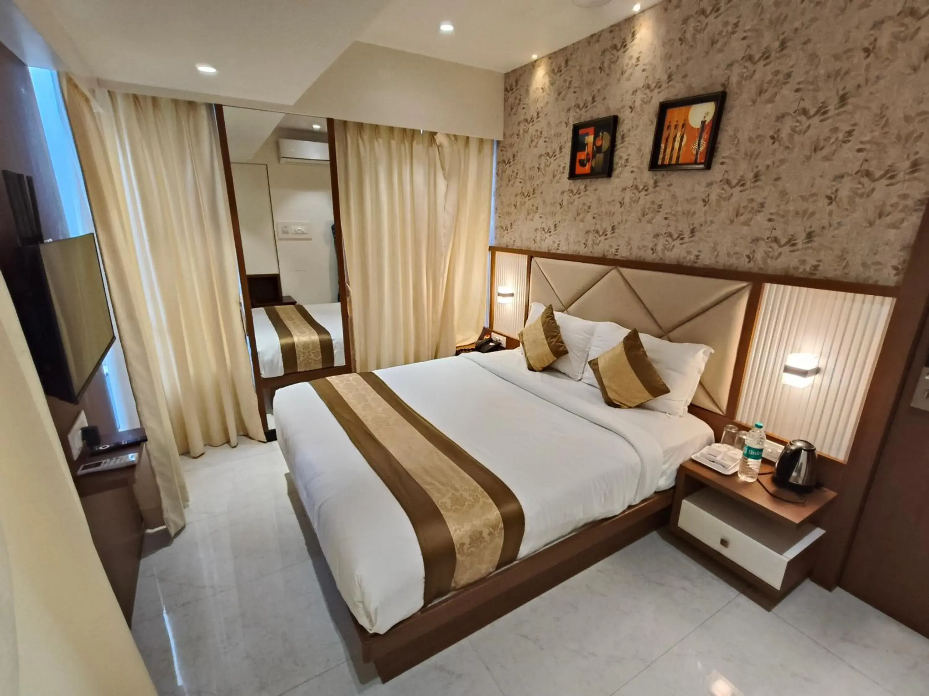 Photo of the whole room, Bed in Hotel Pearl Residency Thane Photo of the whole room, Bed in Hotel Pearl Residency Thane