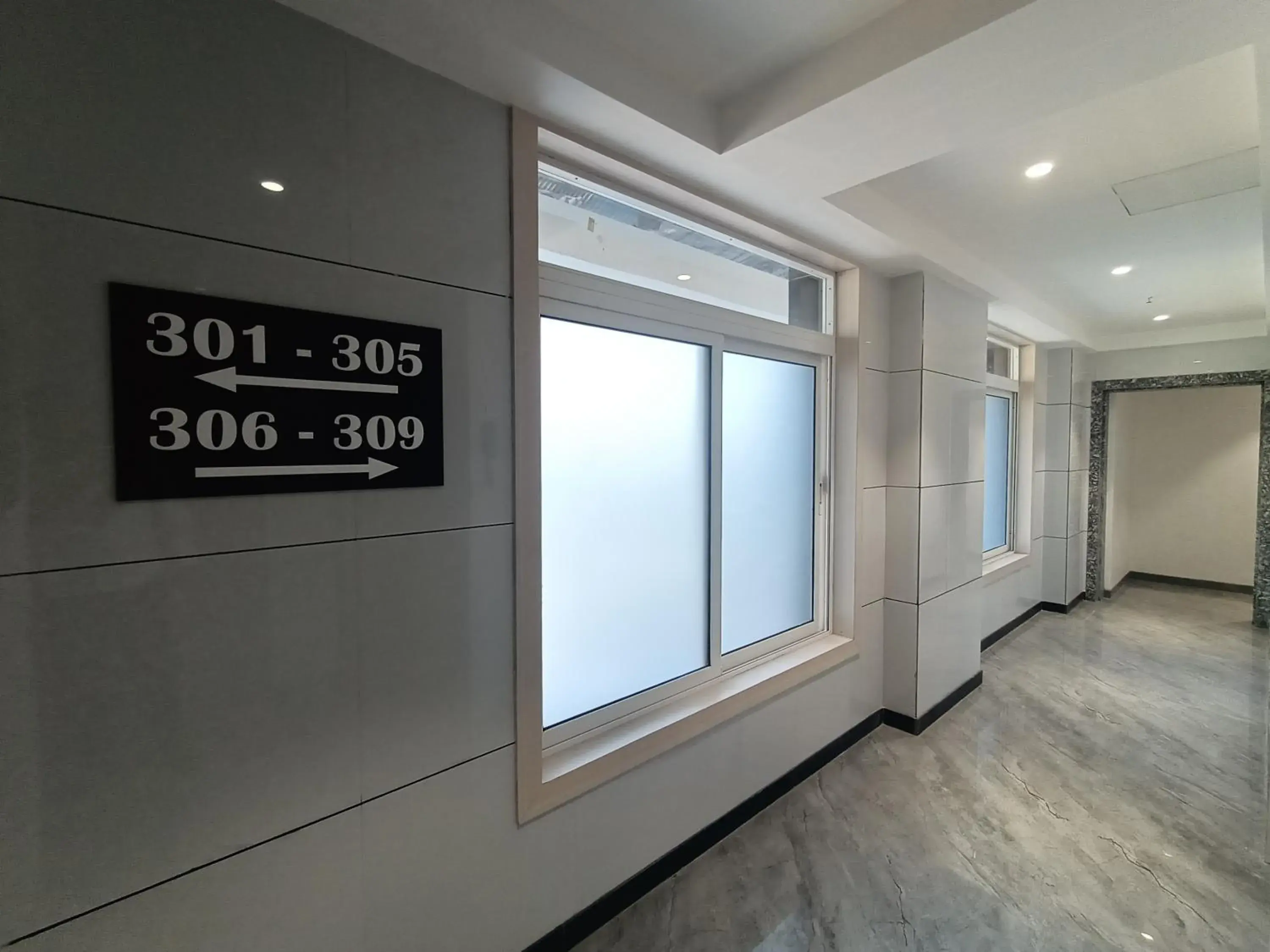 Lobby or reception in Hotel Pearl Residency Thane Lobby or reception in Hotel Pearl Residency Thane