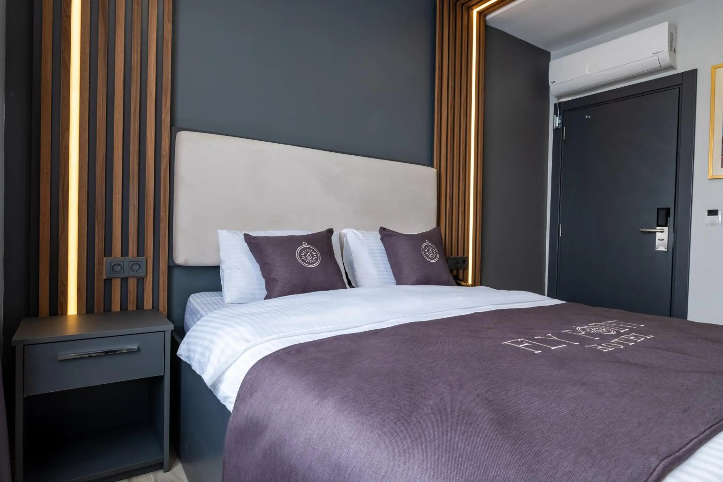 Bed in FLY POINT AIRPORT HOTEL Bed in FLY POINT AIRPORT HOTEL