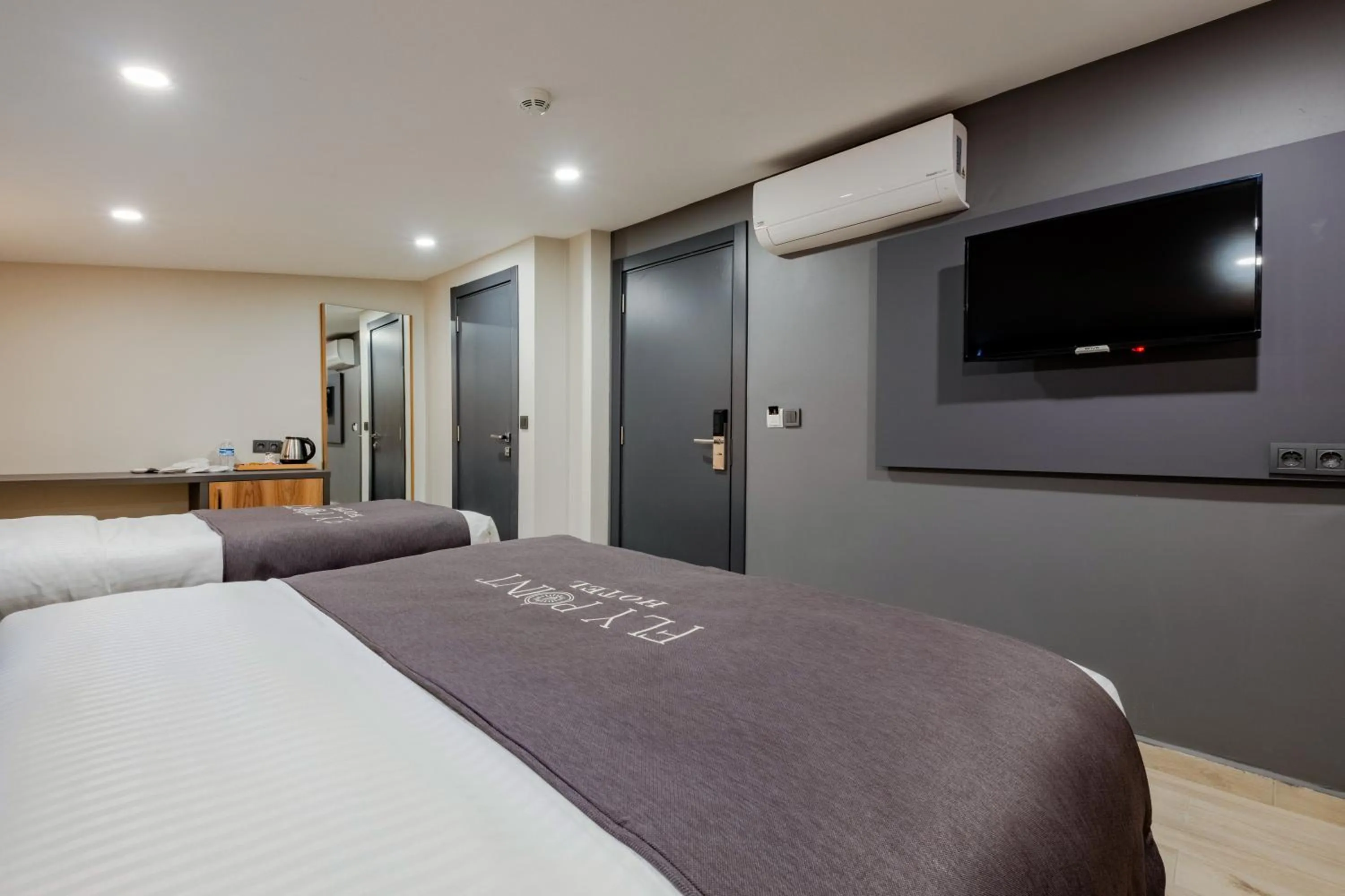 TV and multimedia, Bed in FLY POINT AIRPORT HOTEL