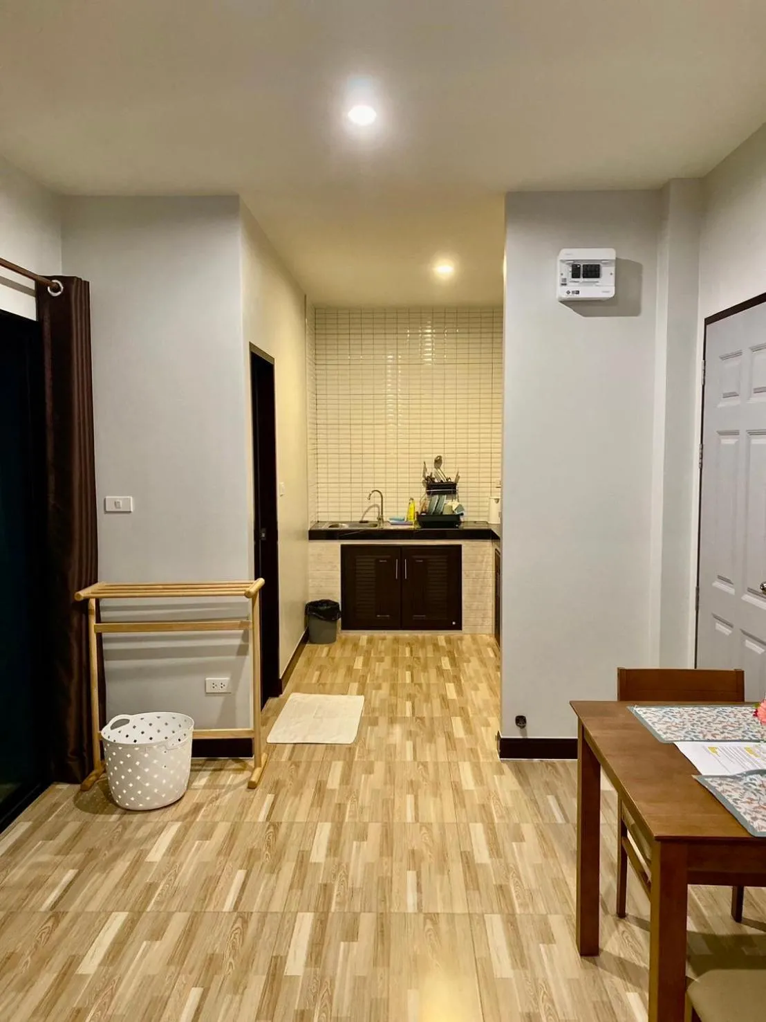 Restaurant/places to eat in Hm House Patong
