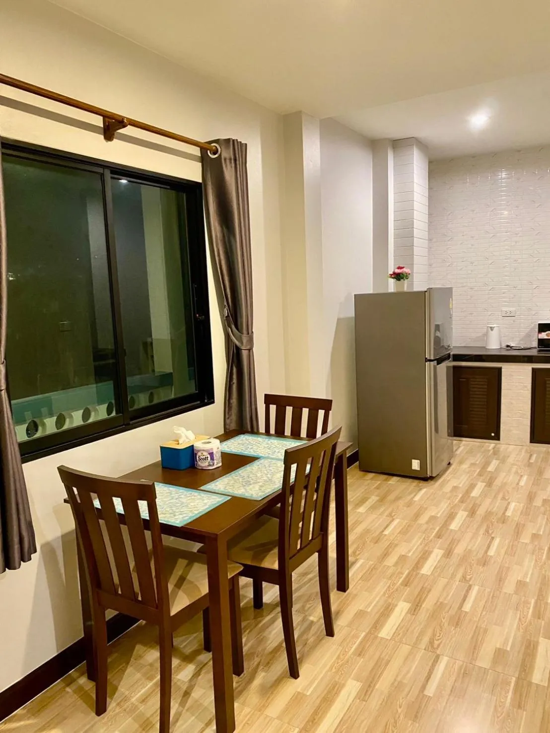 Restaurant/places to eat in Hm House Patong