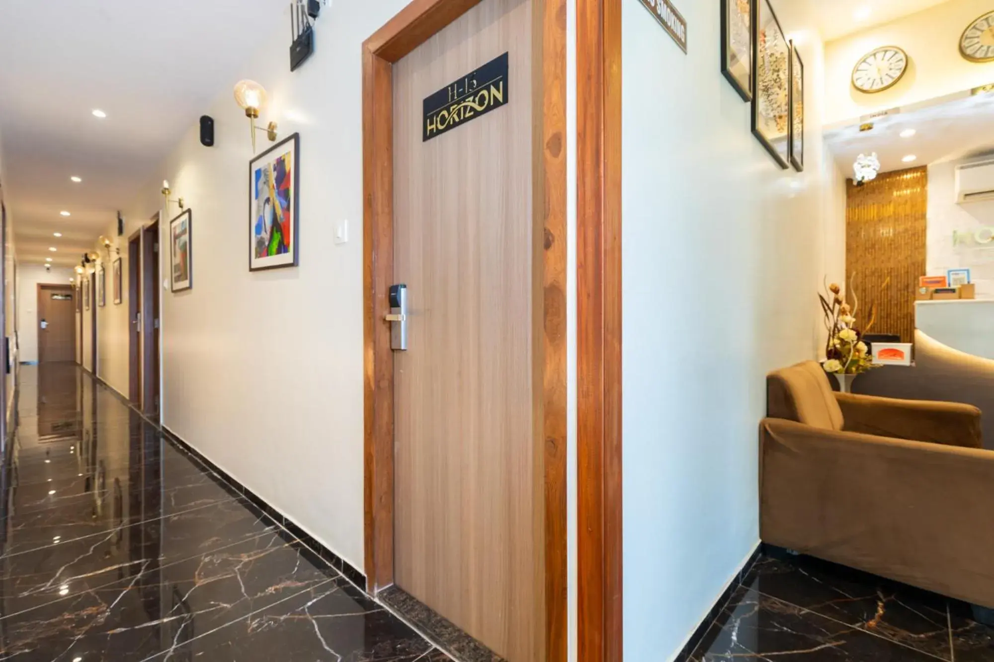 Facade/entrance in Horizon Inn Near Exhibition Center Facade/entrance in Horizon Inn Near Exhibition Center