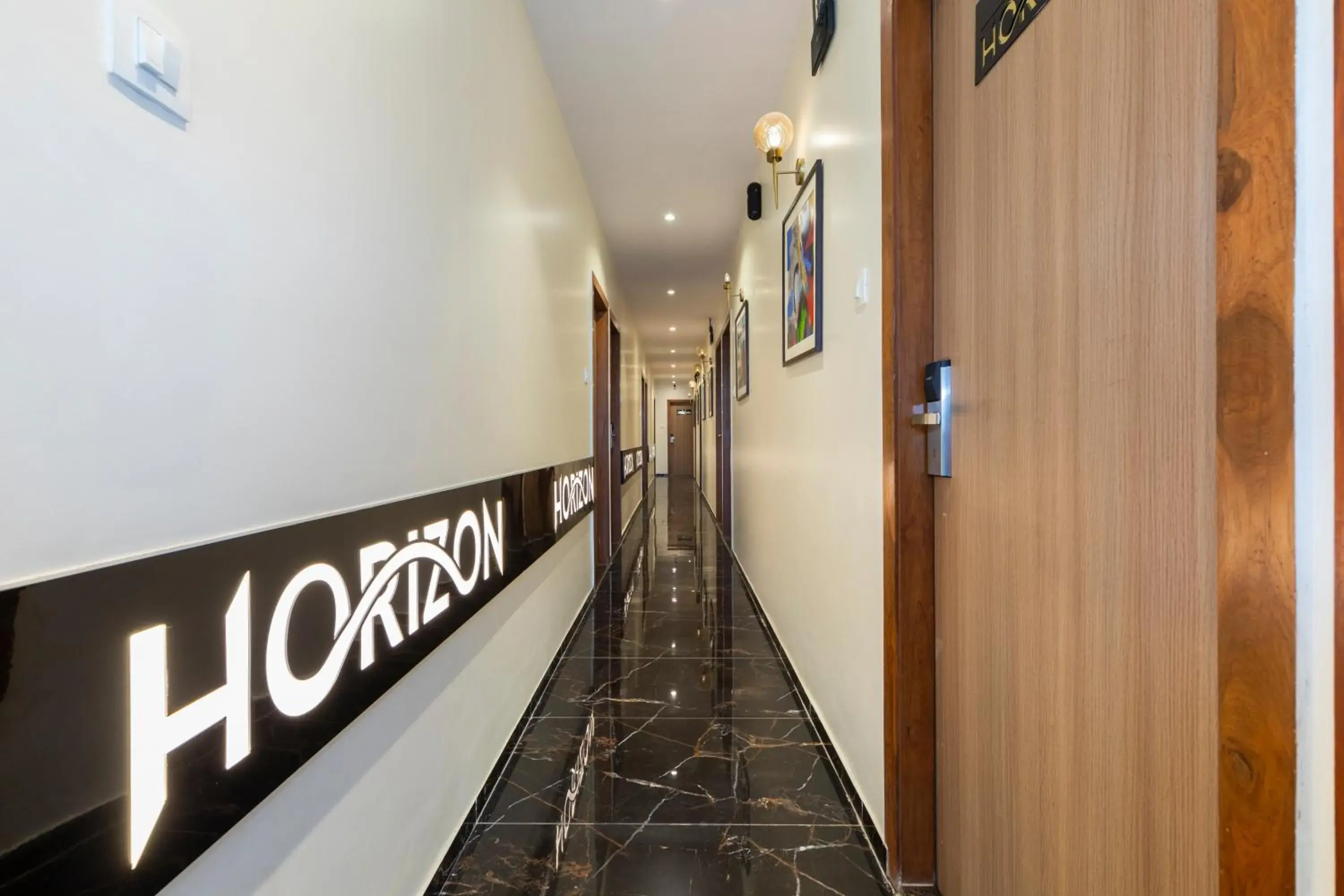 Facade/entrance in Horizon Inn Near Exhibition Center Facade/entrance in Horizon Inn Near Exhibition Center