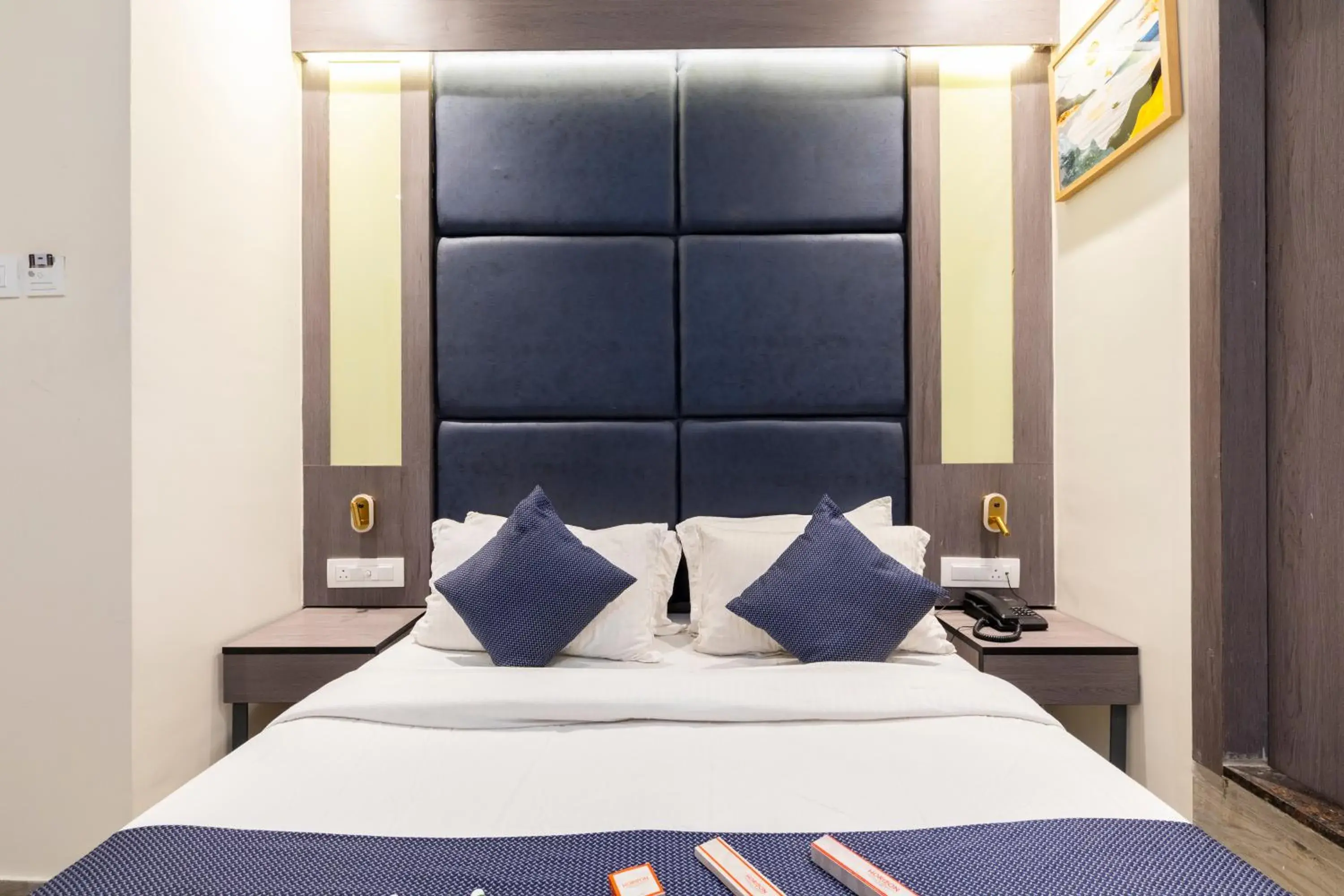 Bedroom, Bed in Horizon Inn Near Exhibition Center Bedroom, Bed in Horizon Inn Near Exhibition Center