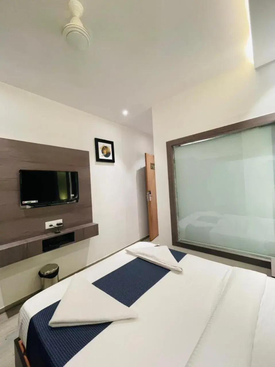 Bedroom, Bed in Horizon Inn Near Exhibition Center Bedroom, Bed in Horizon Inn Near Exhibition Center