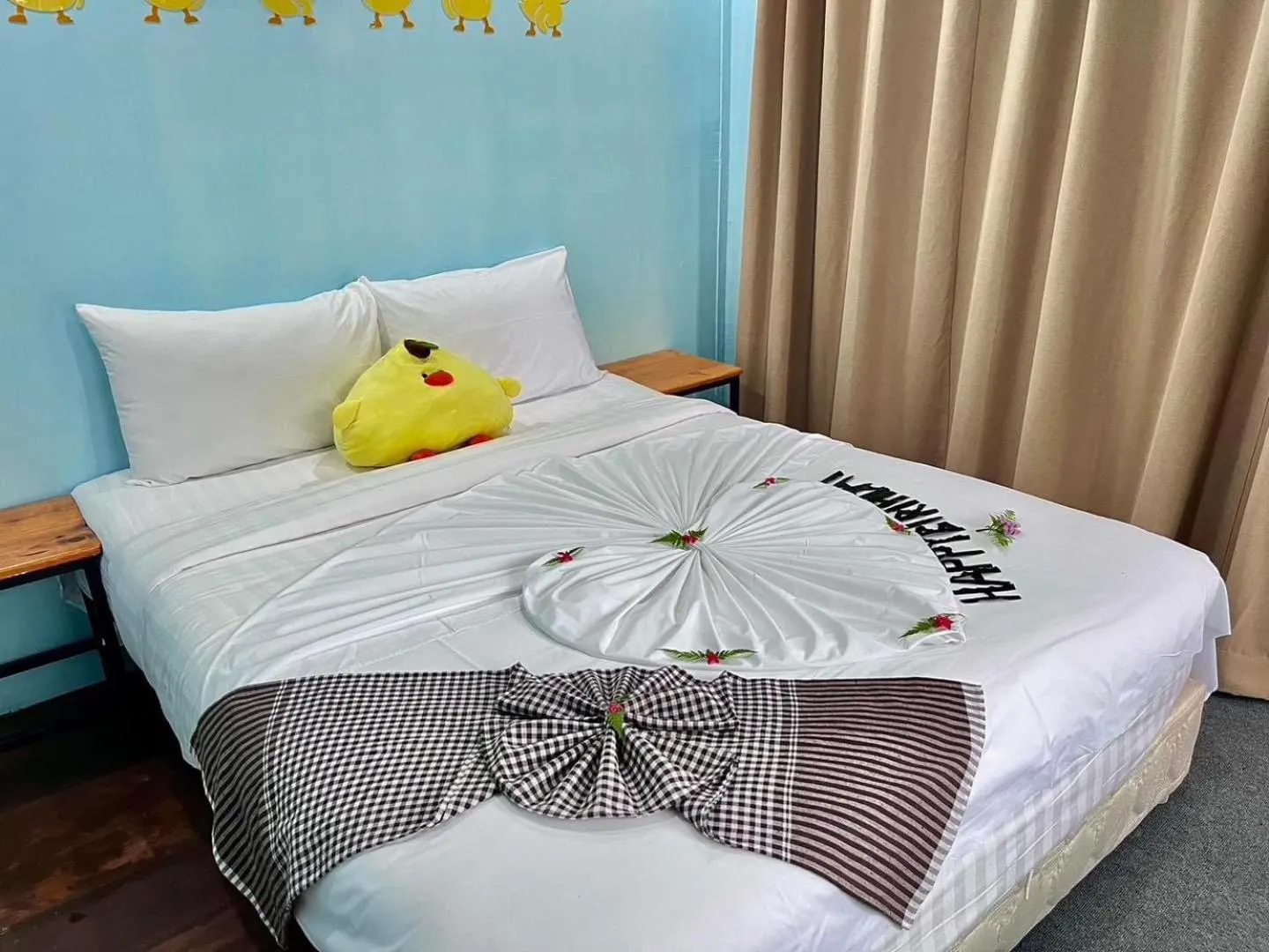 Photo of the whole room, Bed in Long Beach Club Krabi