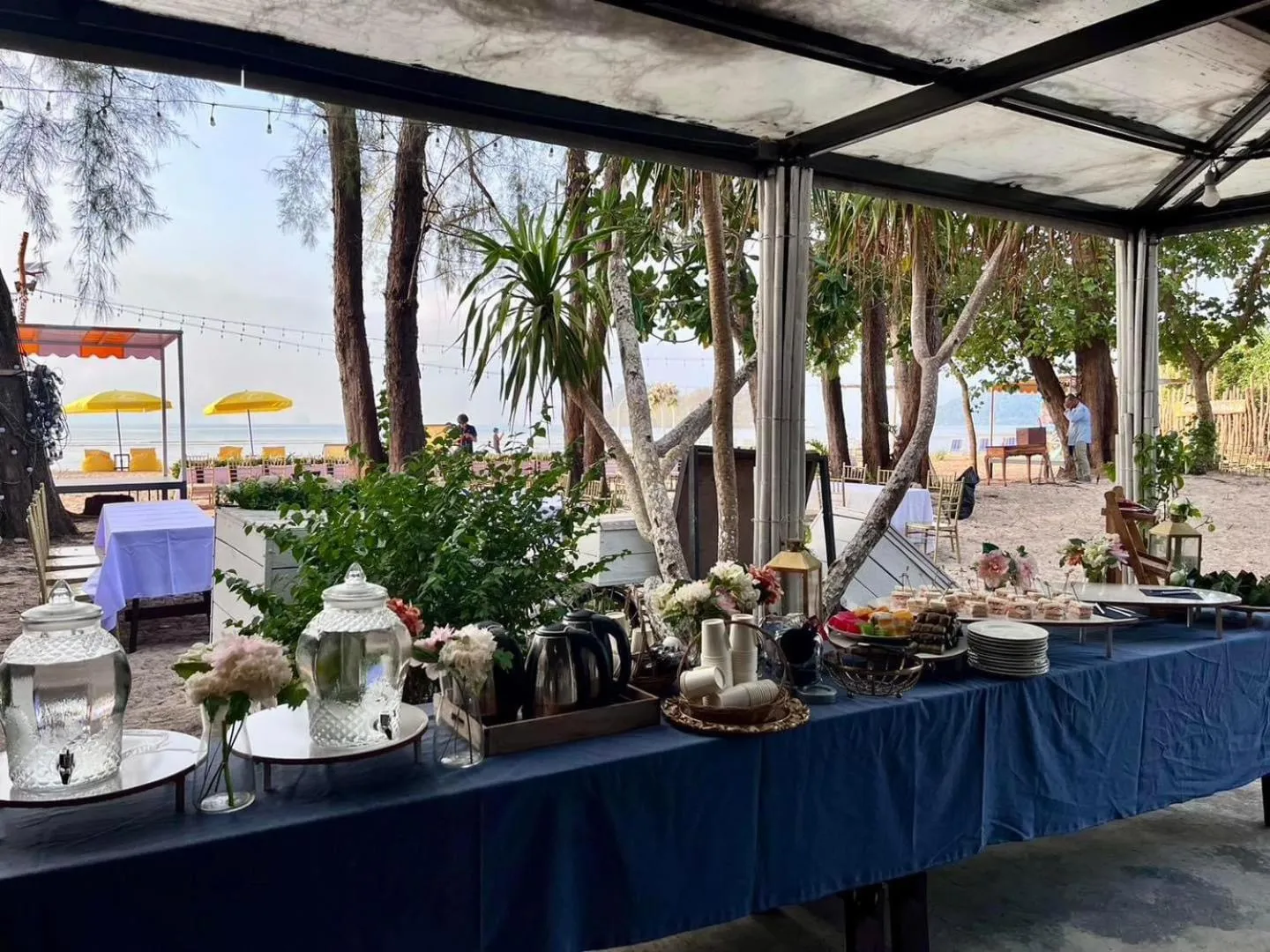 Restaurant/places to eat in Long Beach Club Krabi