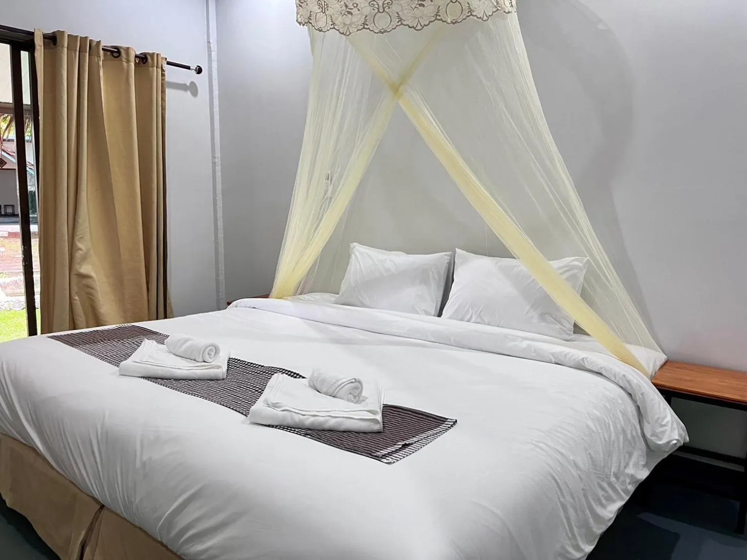 Bed in Long Beach Club Krabi