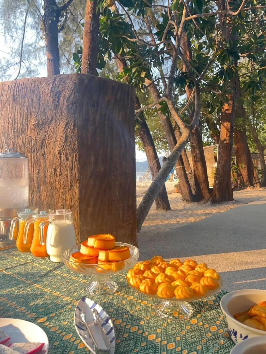 Food and drinks in Long Beach Club Krabi