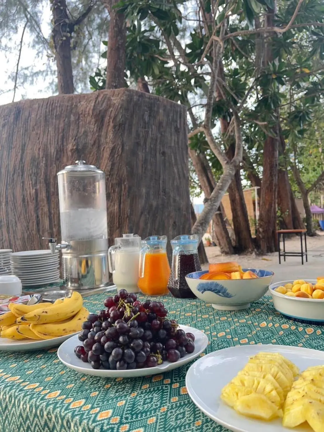 Food and drinks in Long Beach Club Krabi