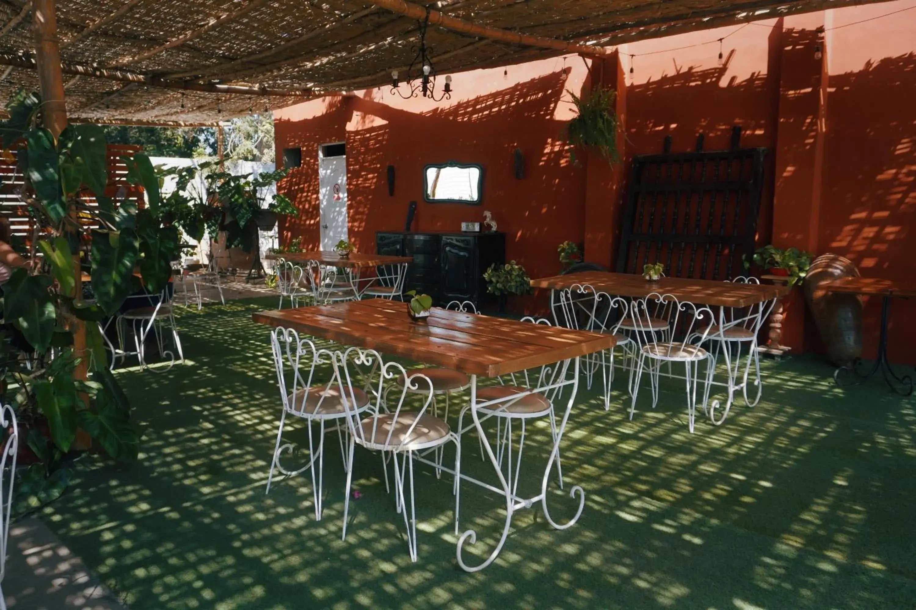 Restaurant/places to eat in Serenity Lodge Restaurant/places to eat in Serenity Lodge