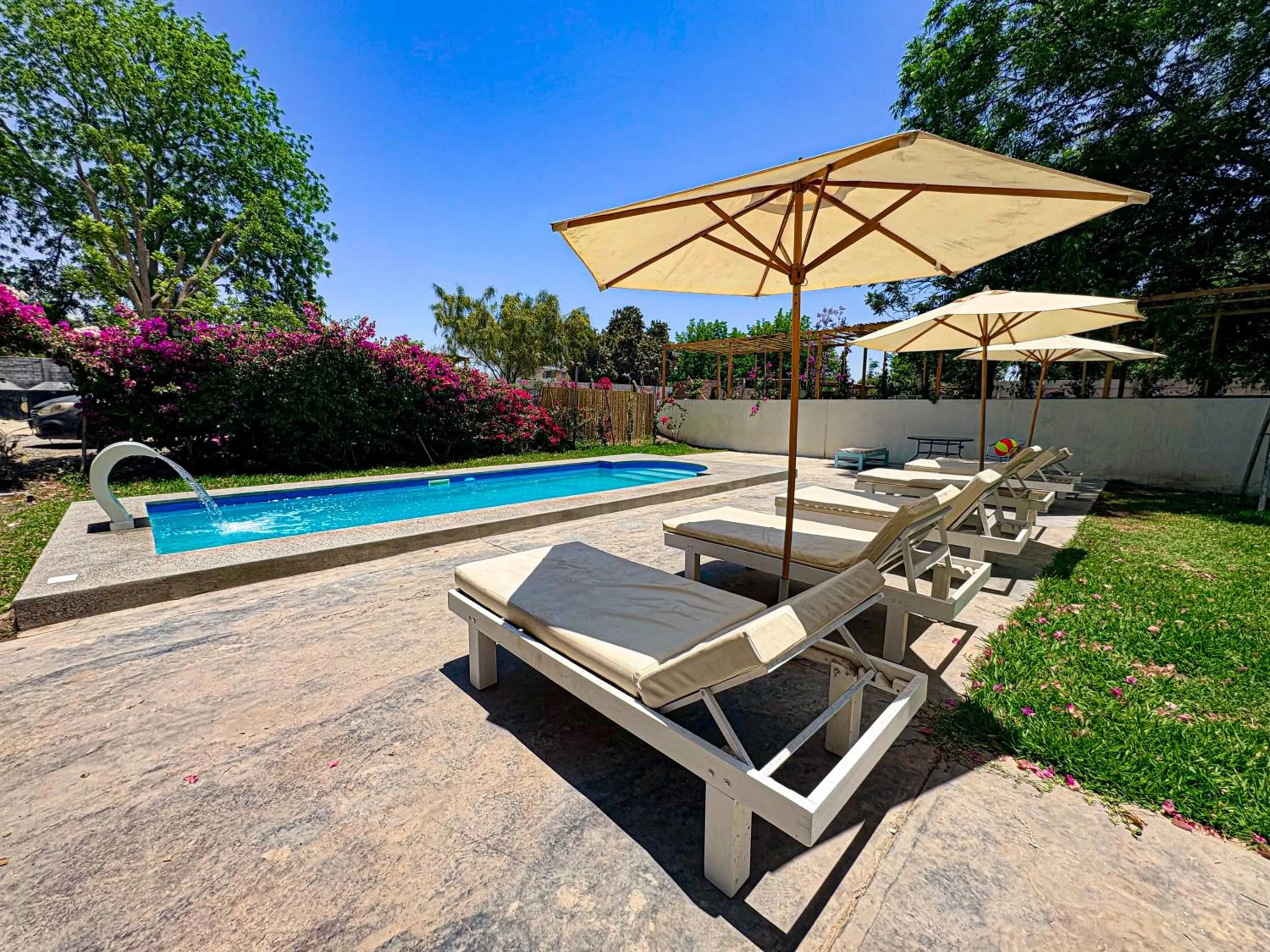 Swimming pool in Serenity Lodge