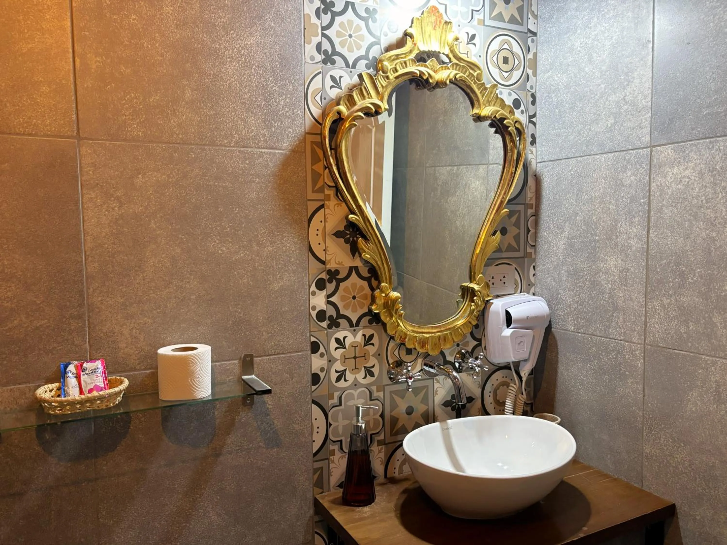 Bathroom in Serenity Lodge