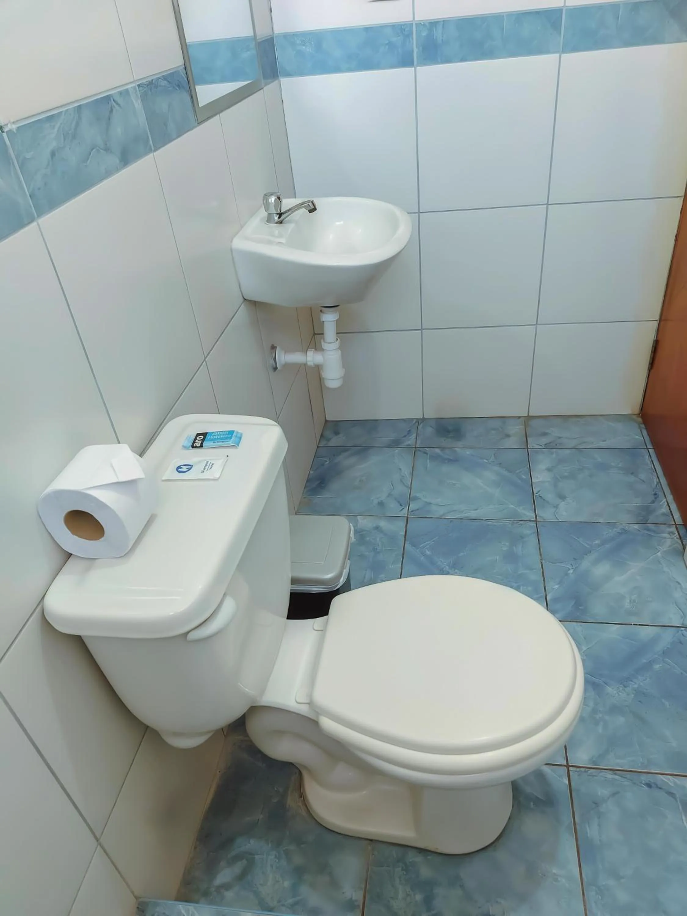 Toilet in Hotel Casa Shami