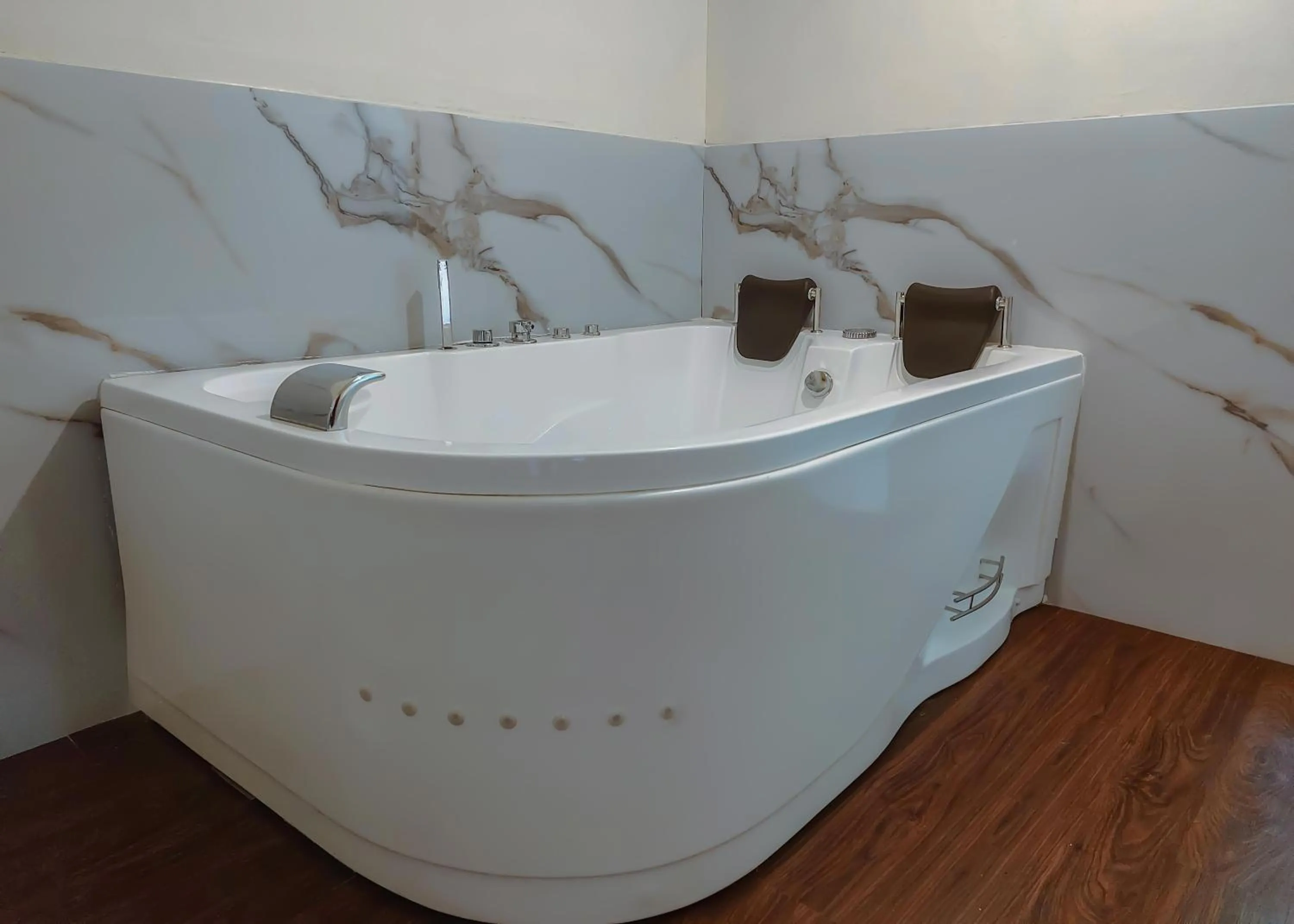 Hot Tub in Hotel Casa Shami