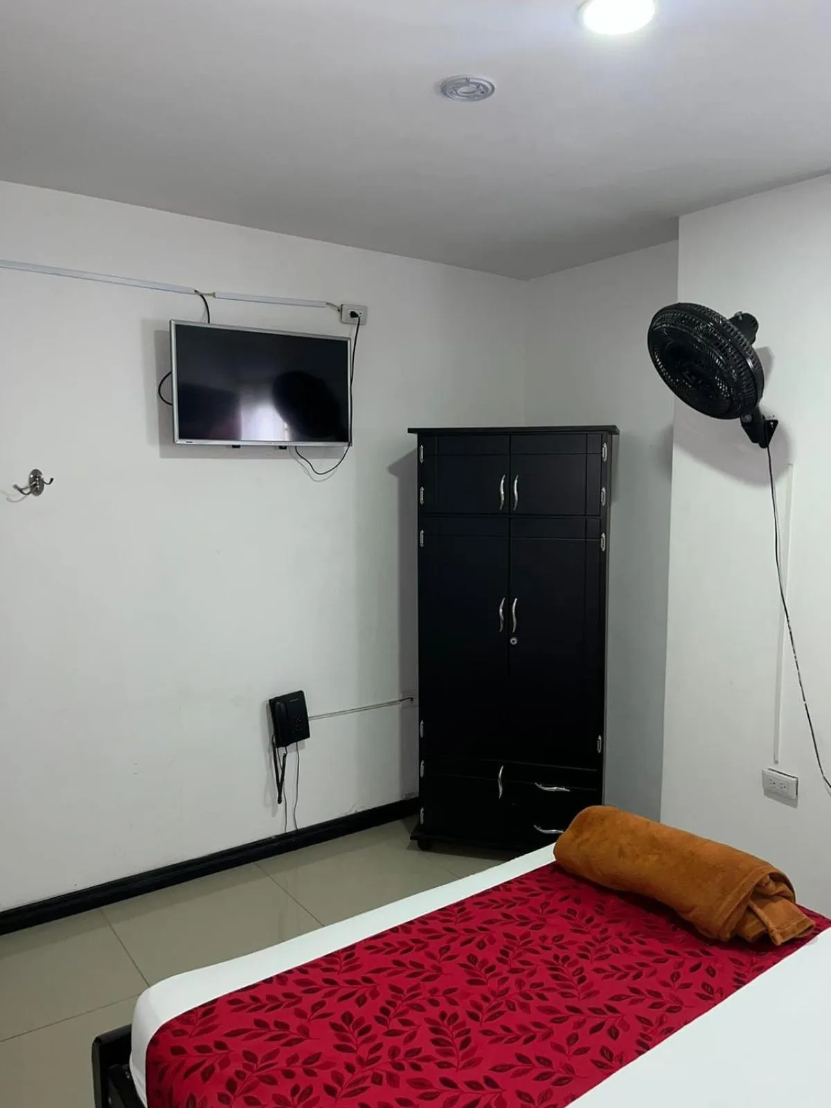 Photo of the whole room in Hotel El Jardín Cafetero Armenia