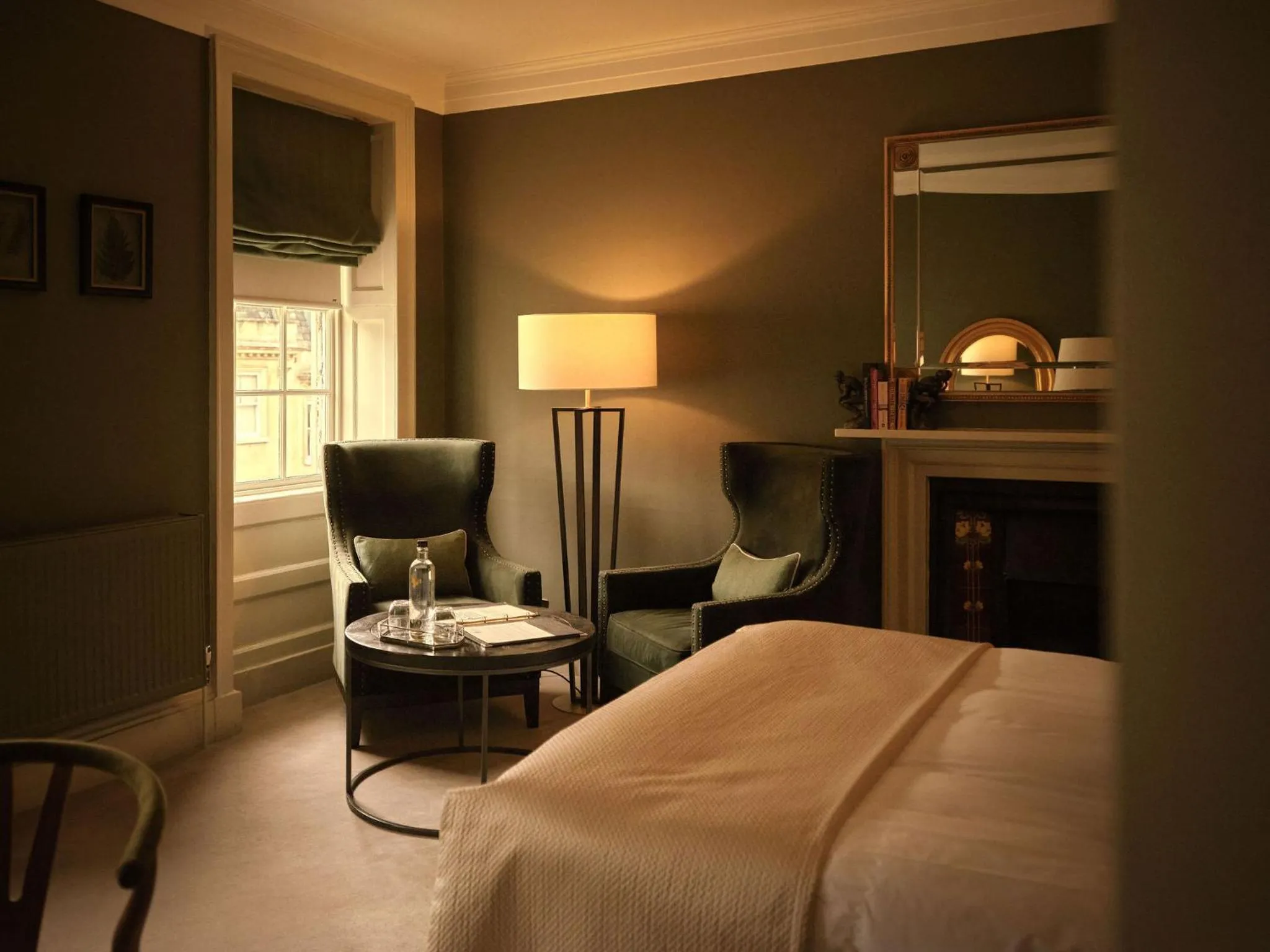 Seating area, Bed in The Queensberry Hotel