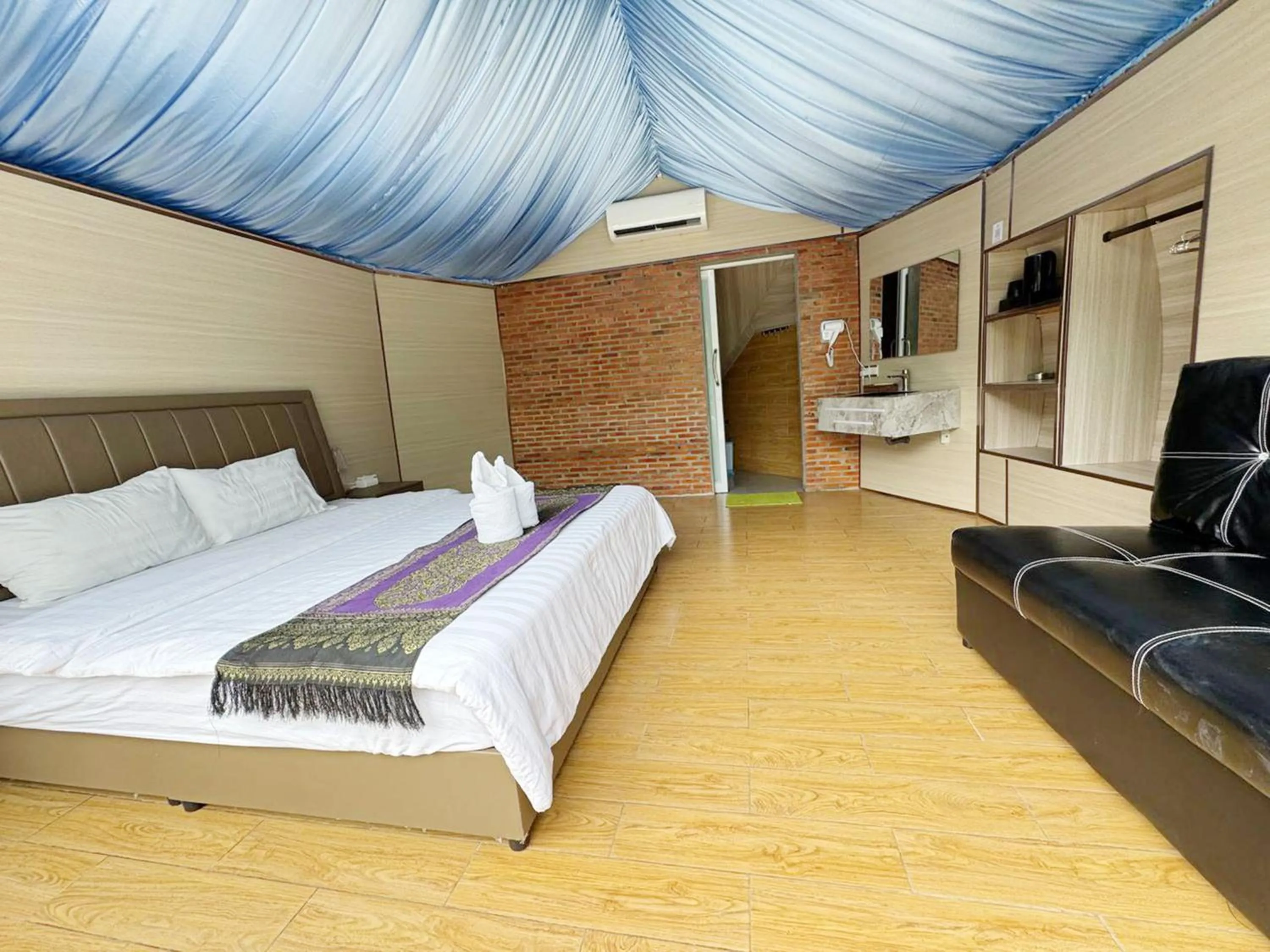 Bedroom, Bed in The Wind Koh Rong