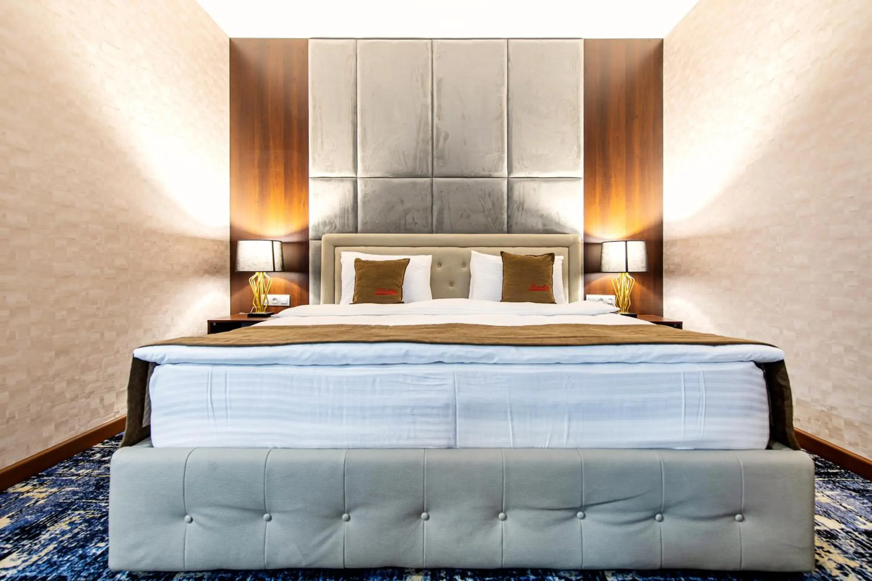 Deluxe Double Room with Balcony in MirOtel Deluxe Double Room with Balcony in MirOtel