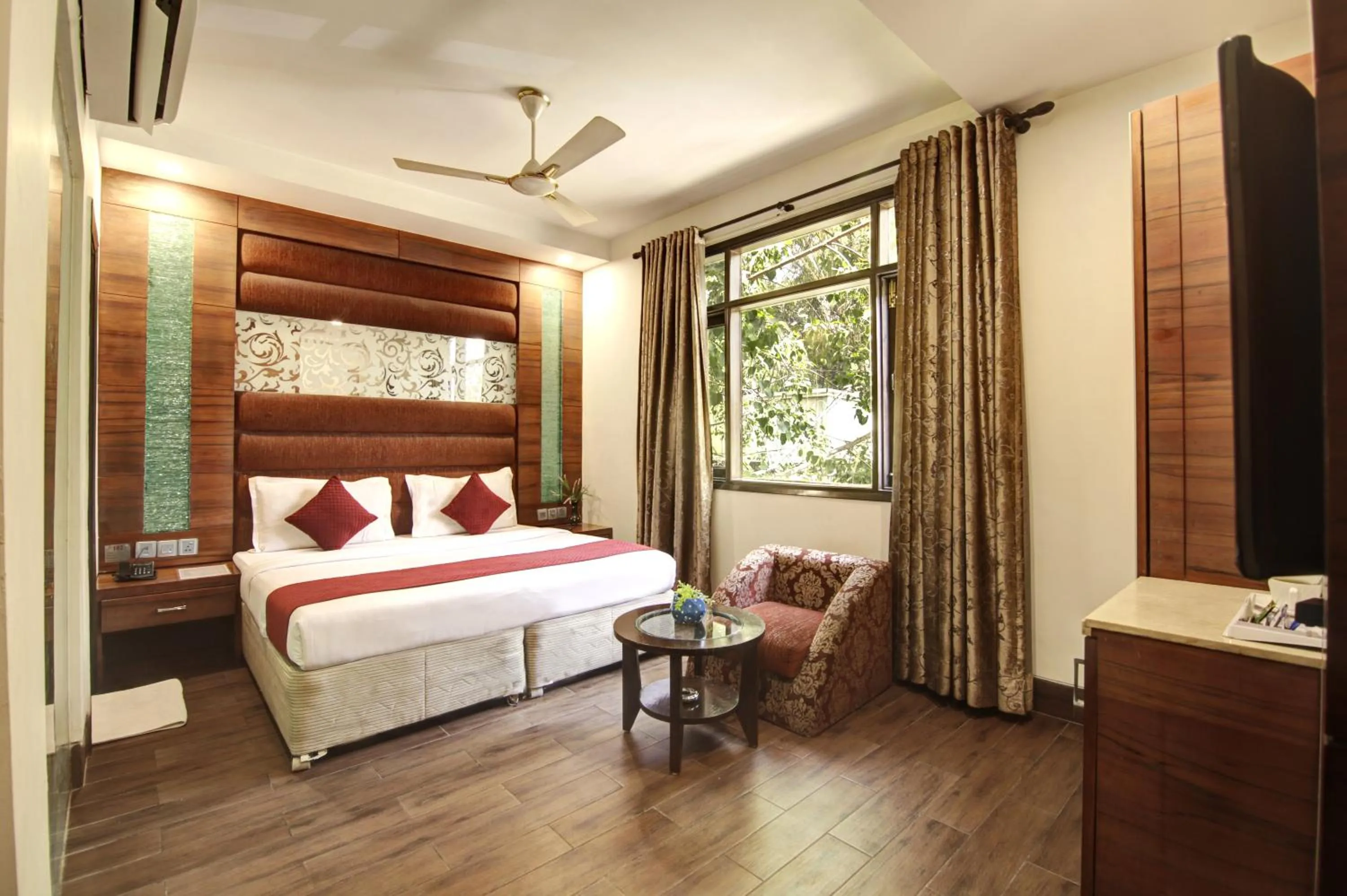 Bed in Hotel Good Times - Karol Bagh Metro Station