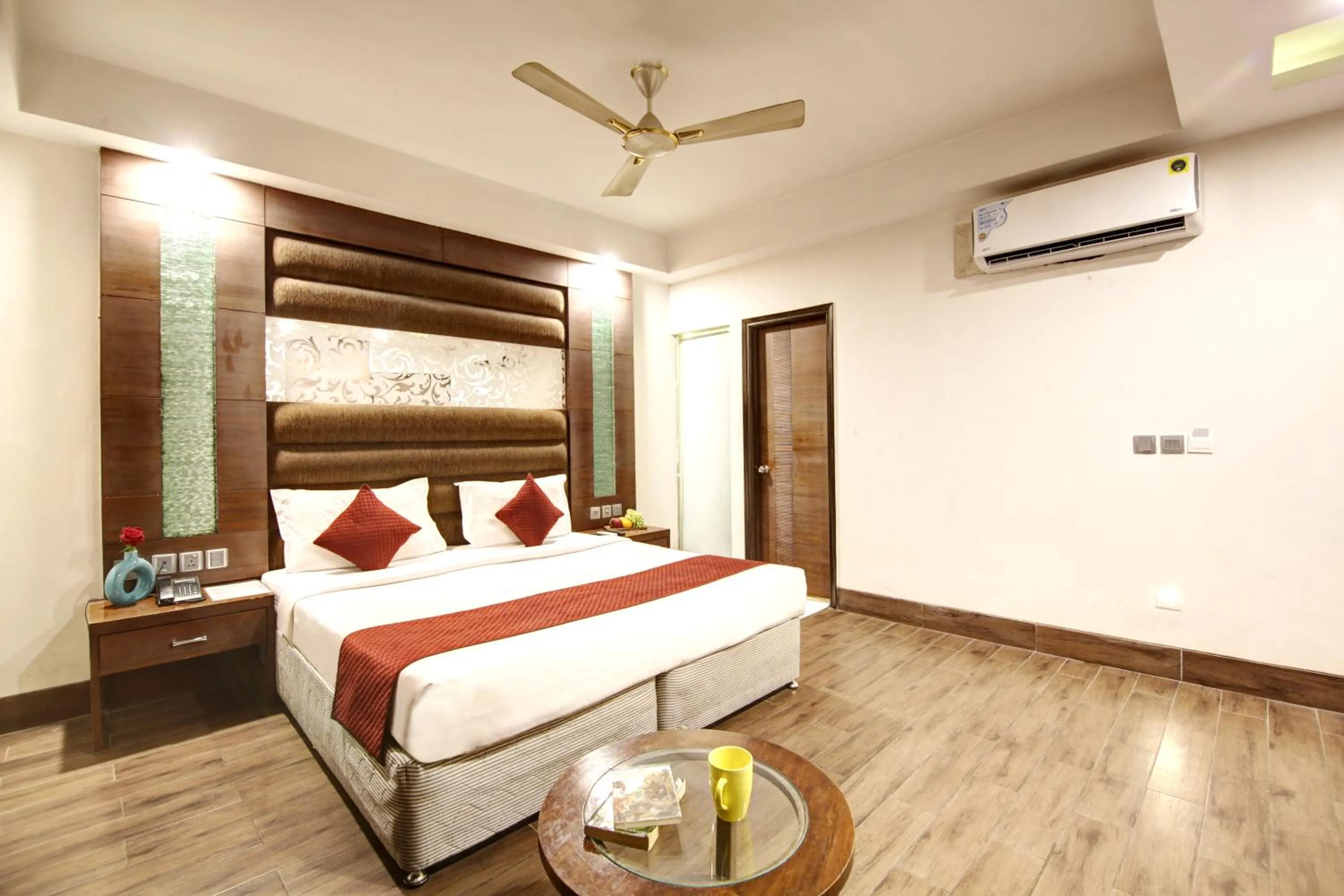 Bed in Hotel Good Times - Karol Bagh Metro Station