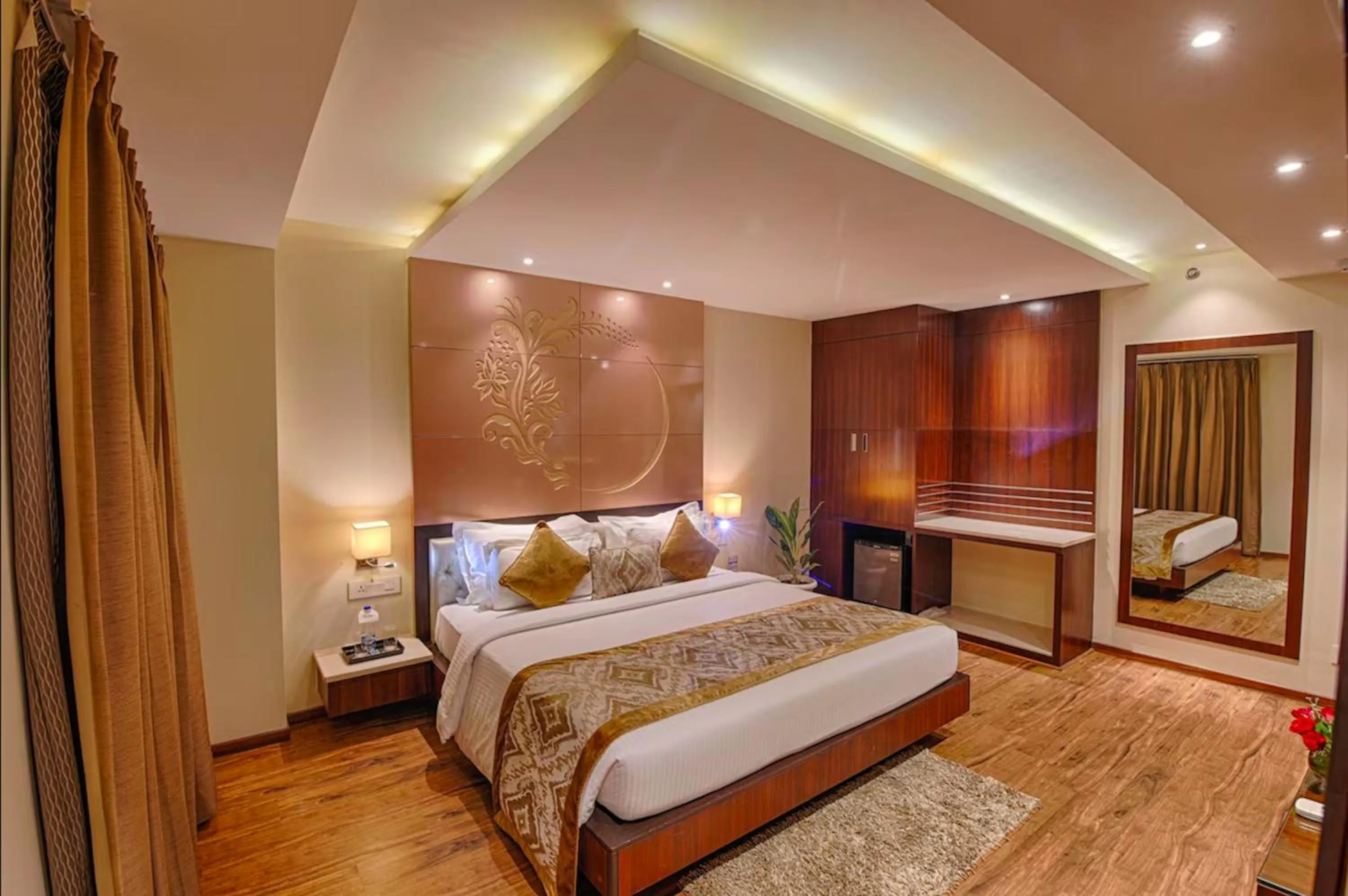 Property building, Bed in Hotel Good Times - Karol Bagh Metro Station