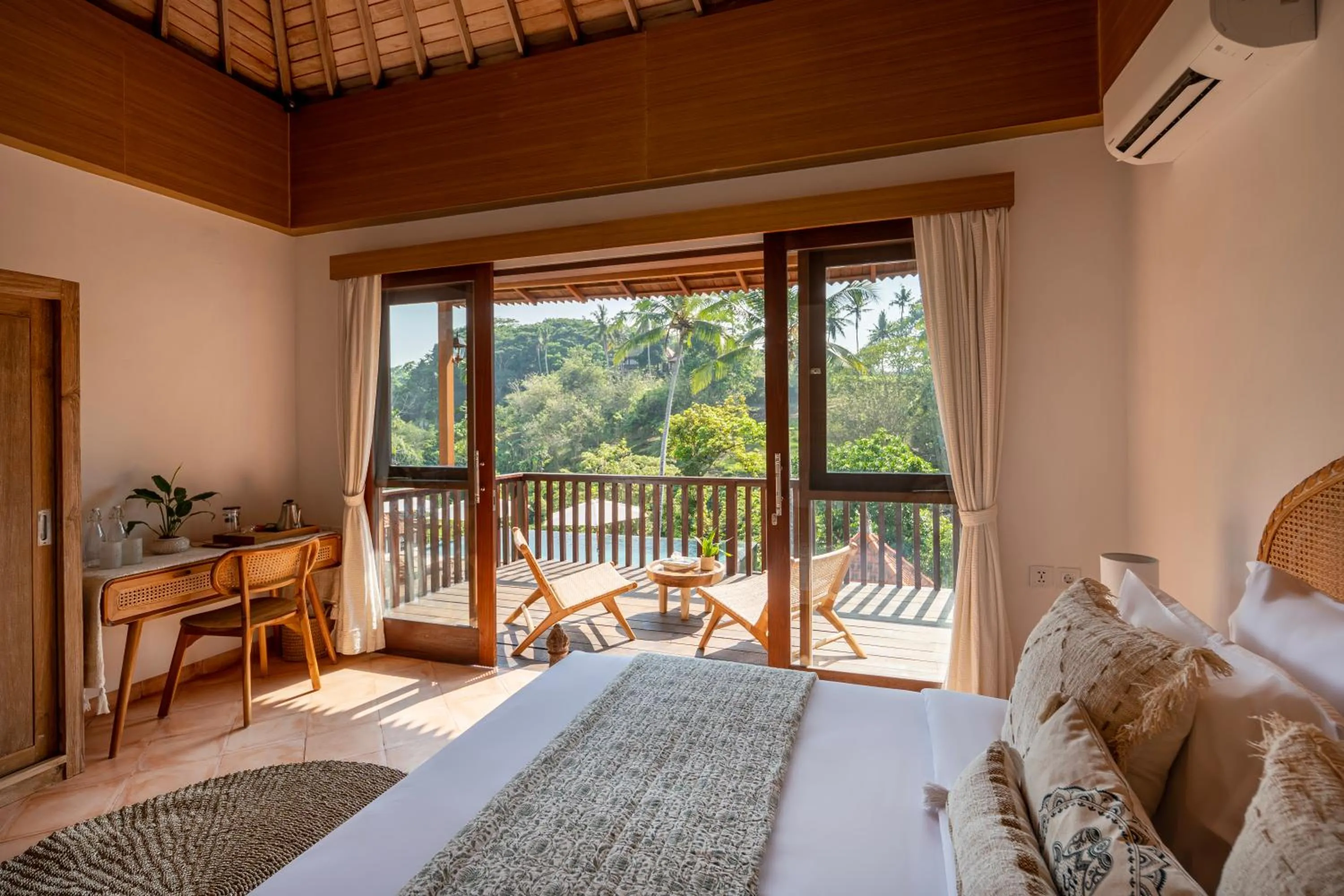 Balcony/Terrace, Bed in The Kayuan Lumbur Resort Ubud
