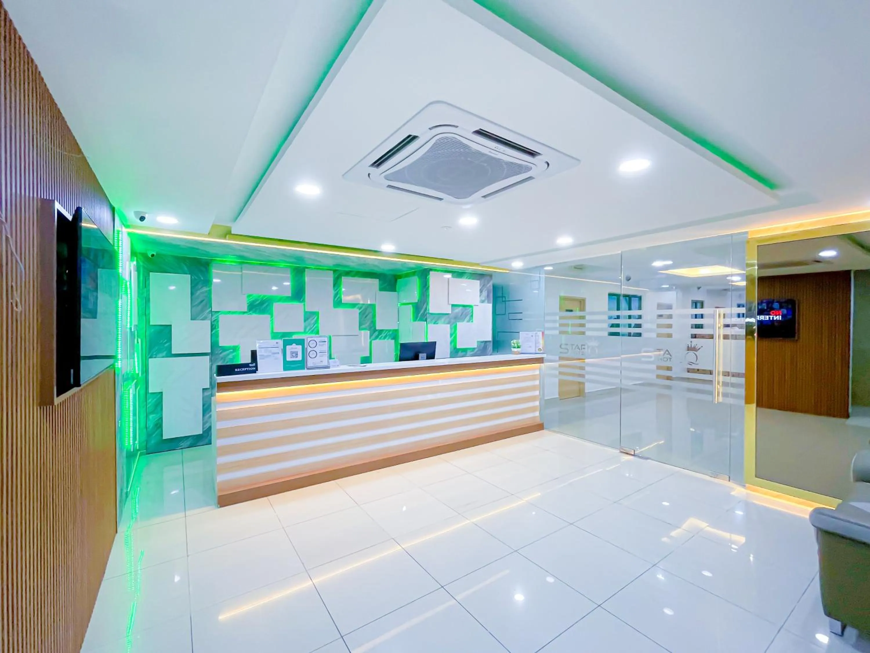 TV and multimedia in StarQ Hotel Kuala Lumpur