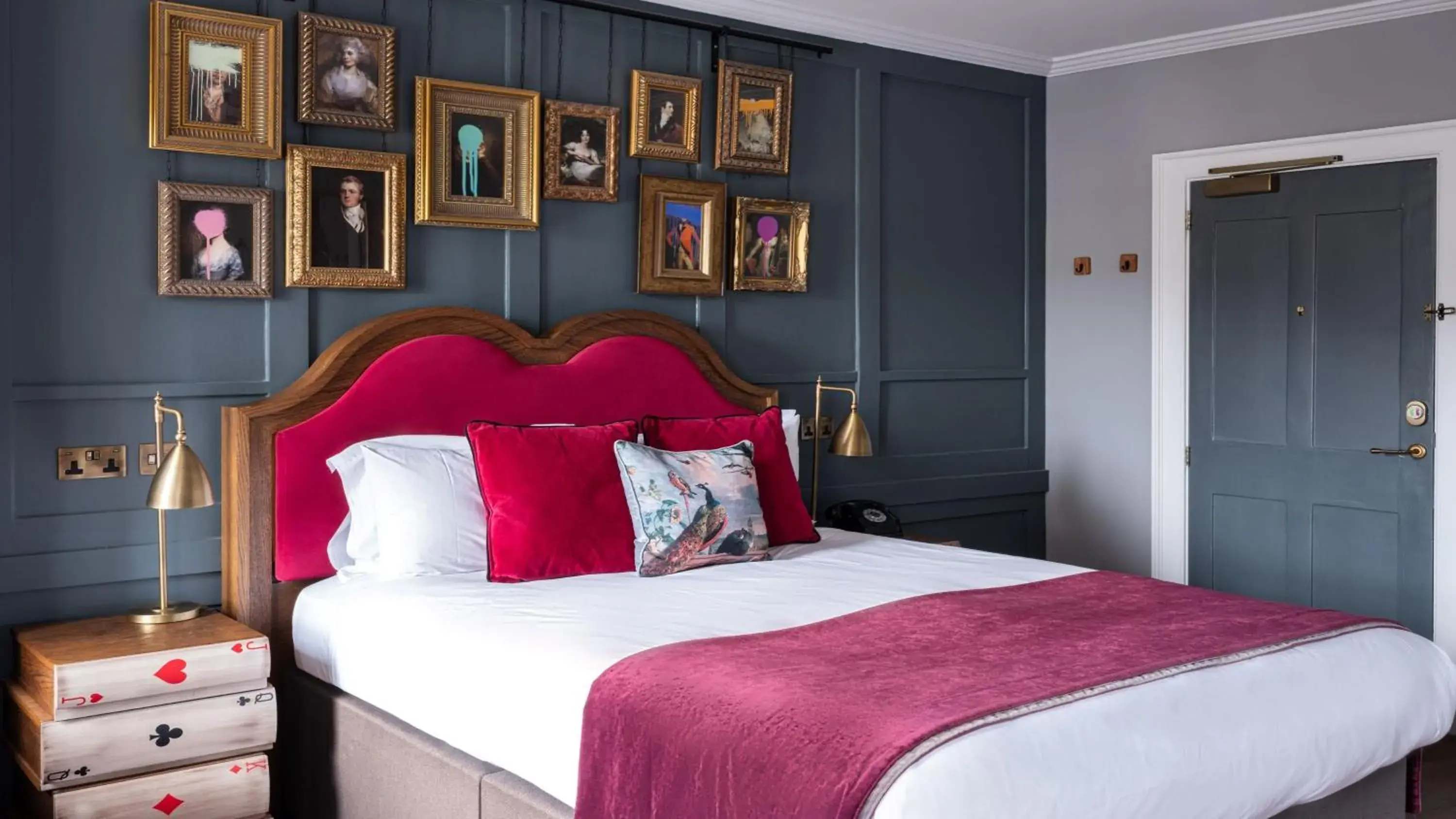 Photo of the whole room, Bed in Hotel Indigo - Bath by IHG Photo of the whole room, Bed in Hotel Indigo - Bath by IHG