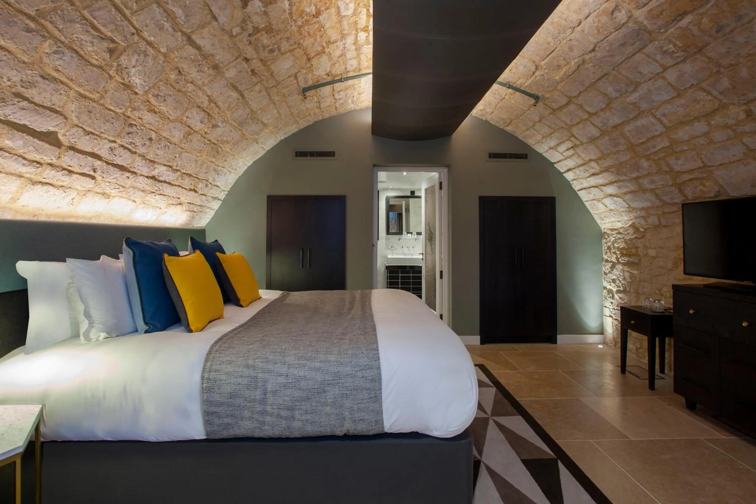 Bed in Hotel Indigo - Bath by IHG