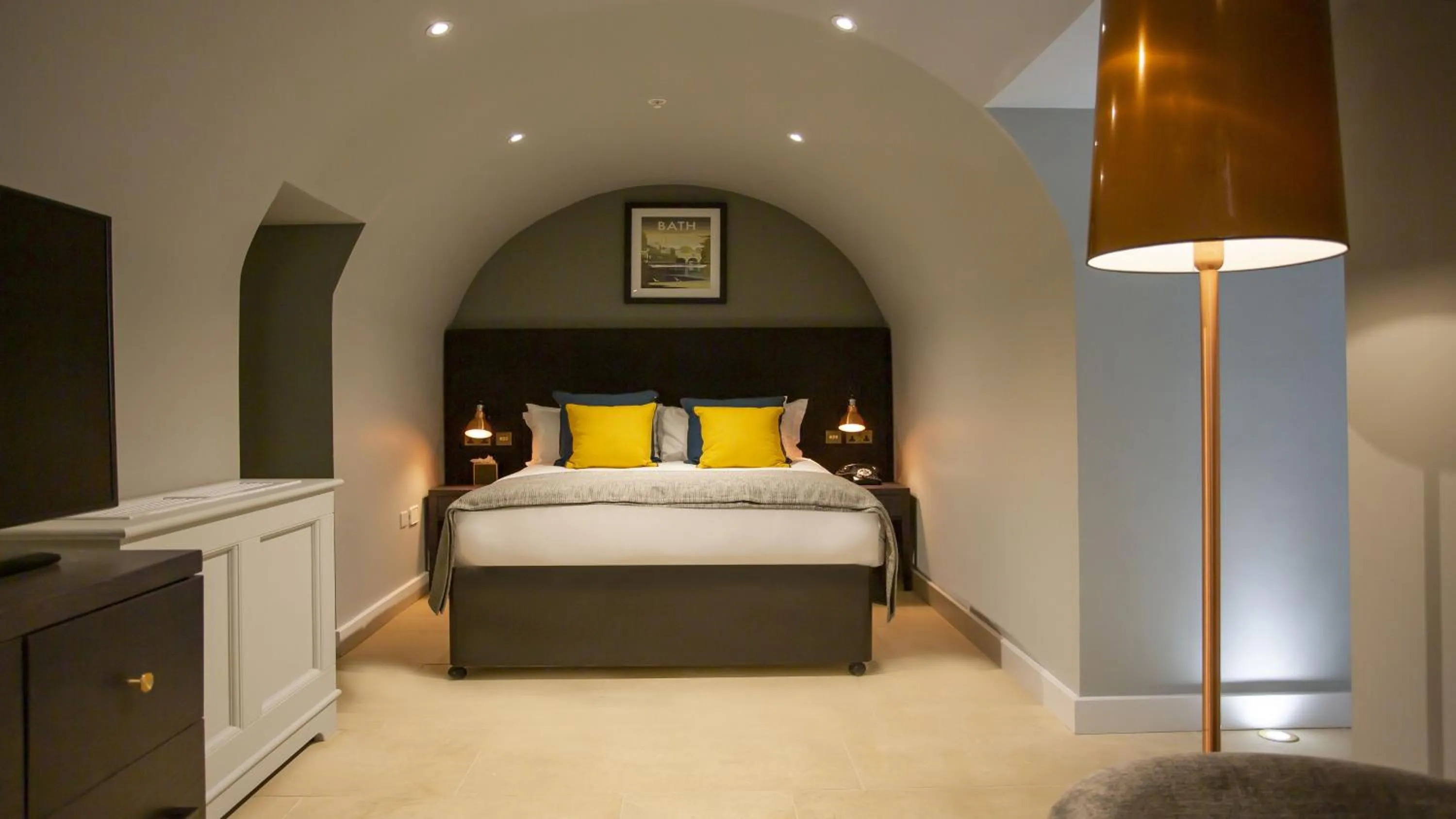 Photo of the whole room, Bed in Hotel Indigo - Bath by IHG