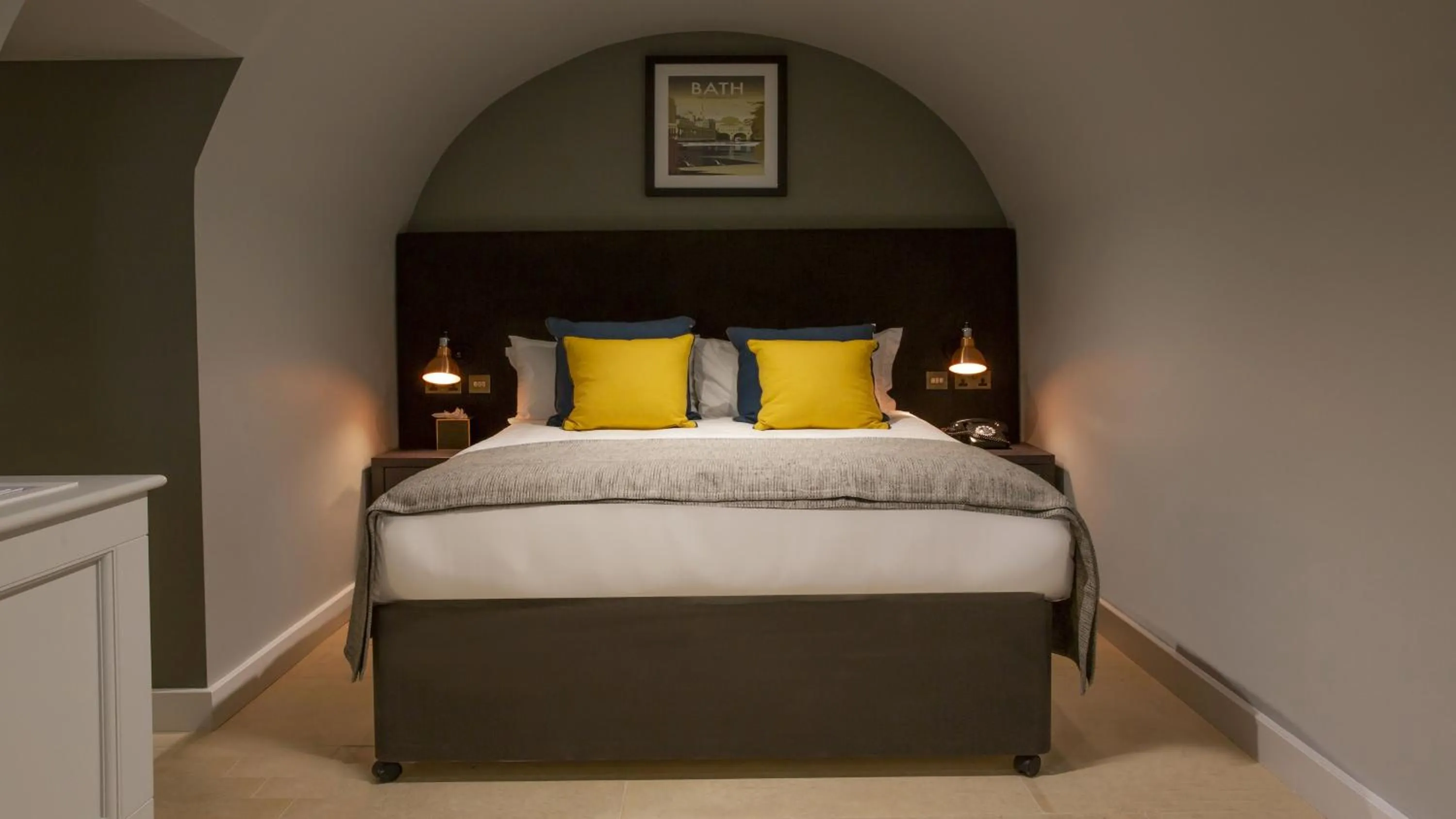 Photo of the whole room, Bed in Hotel Indigo - Bath by IHG