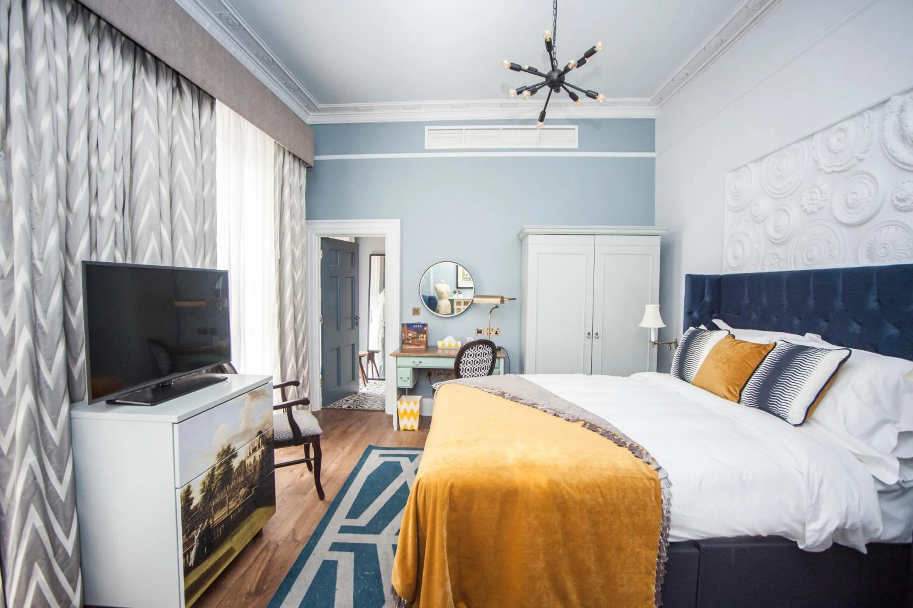 Bedroom, Bed in Hotel Indigo - Bath by IHG