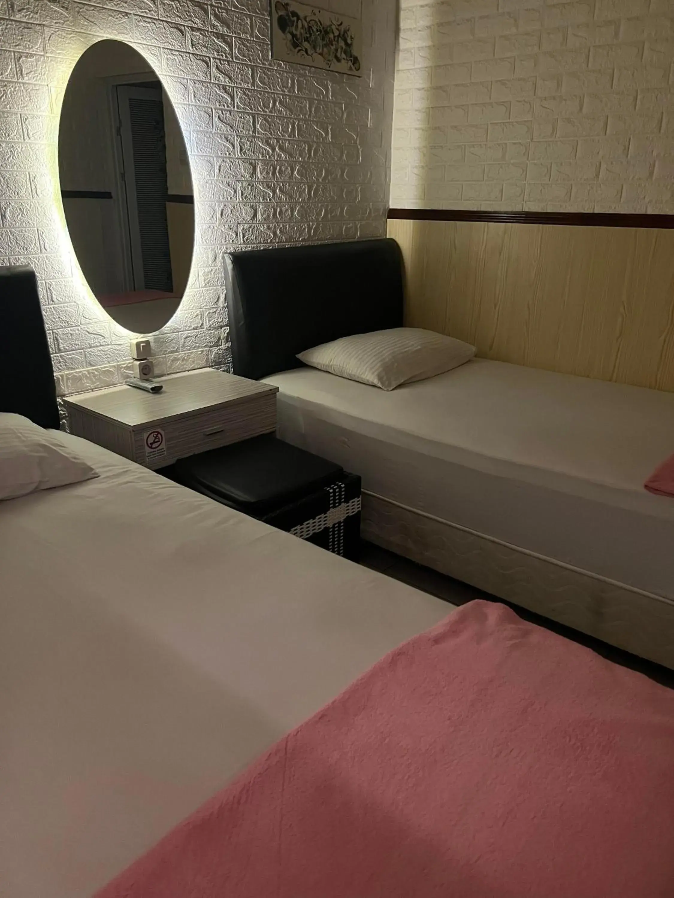 Superior Twin Room in Villa Morphosis Superior Twin Room in Villa Morphosis