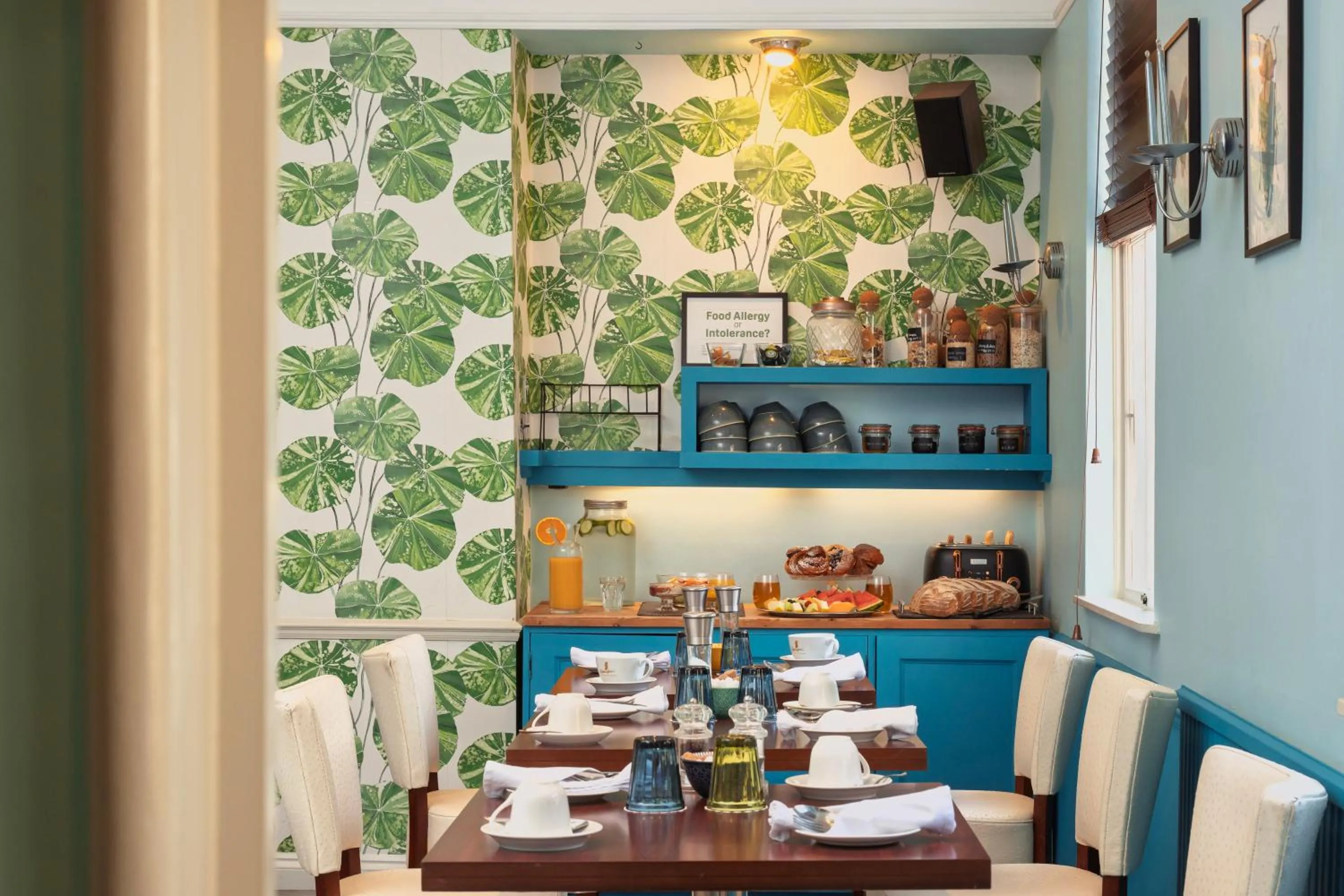 Restaurant/places to eat in Harington's Boutique Hotel