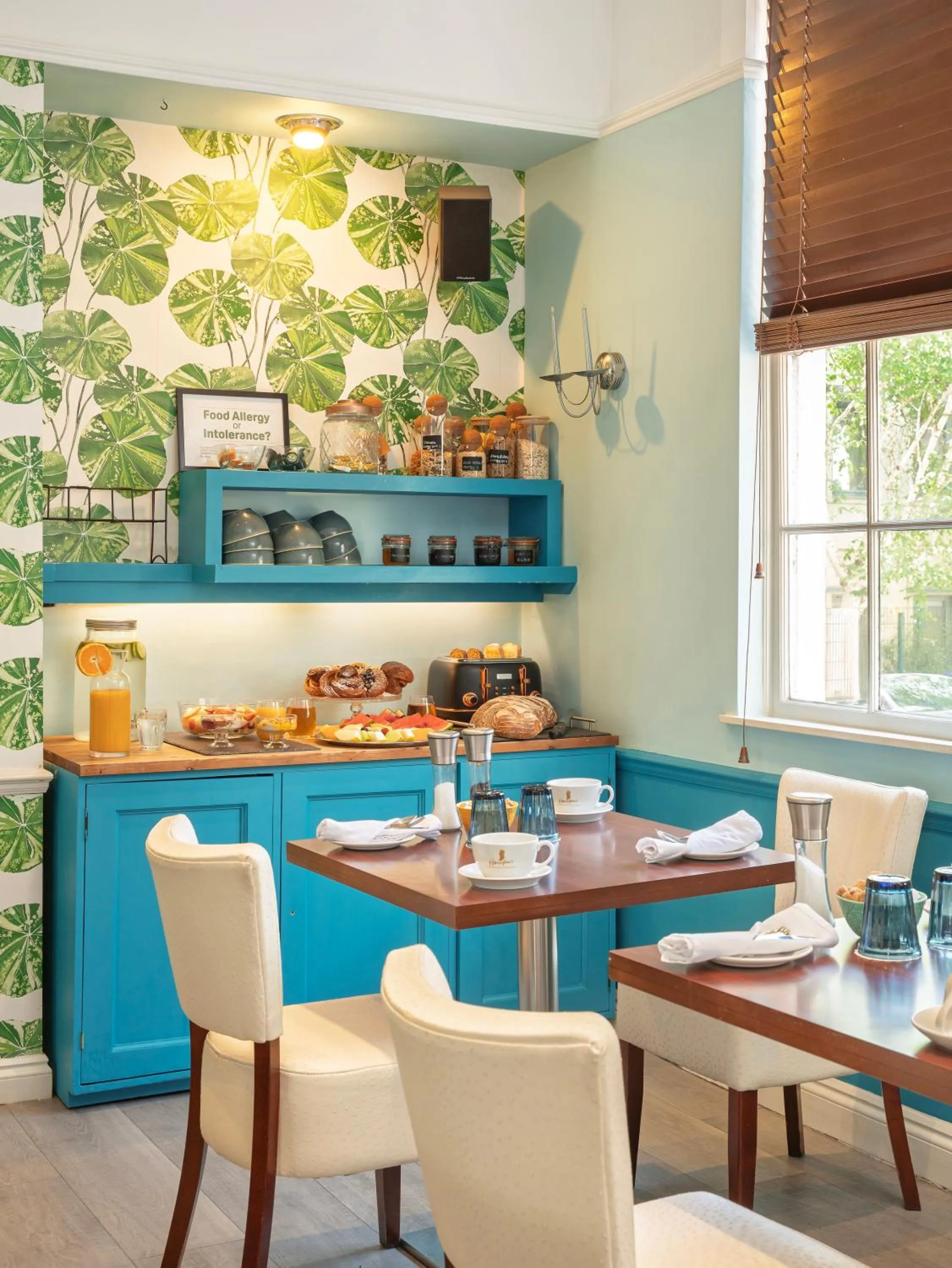 Restaurant/places to eat in Harington's Boutique Hotel