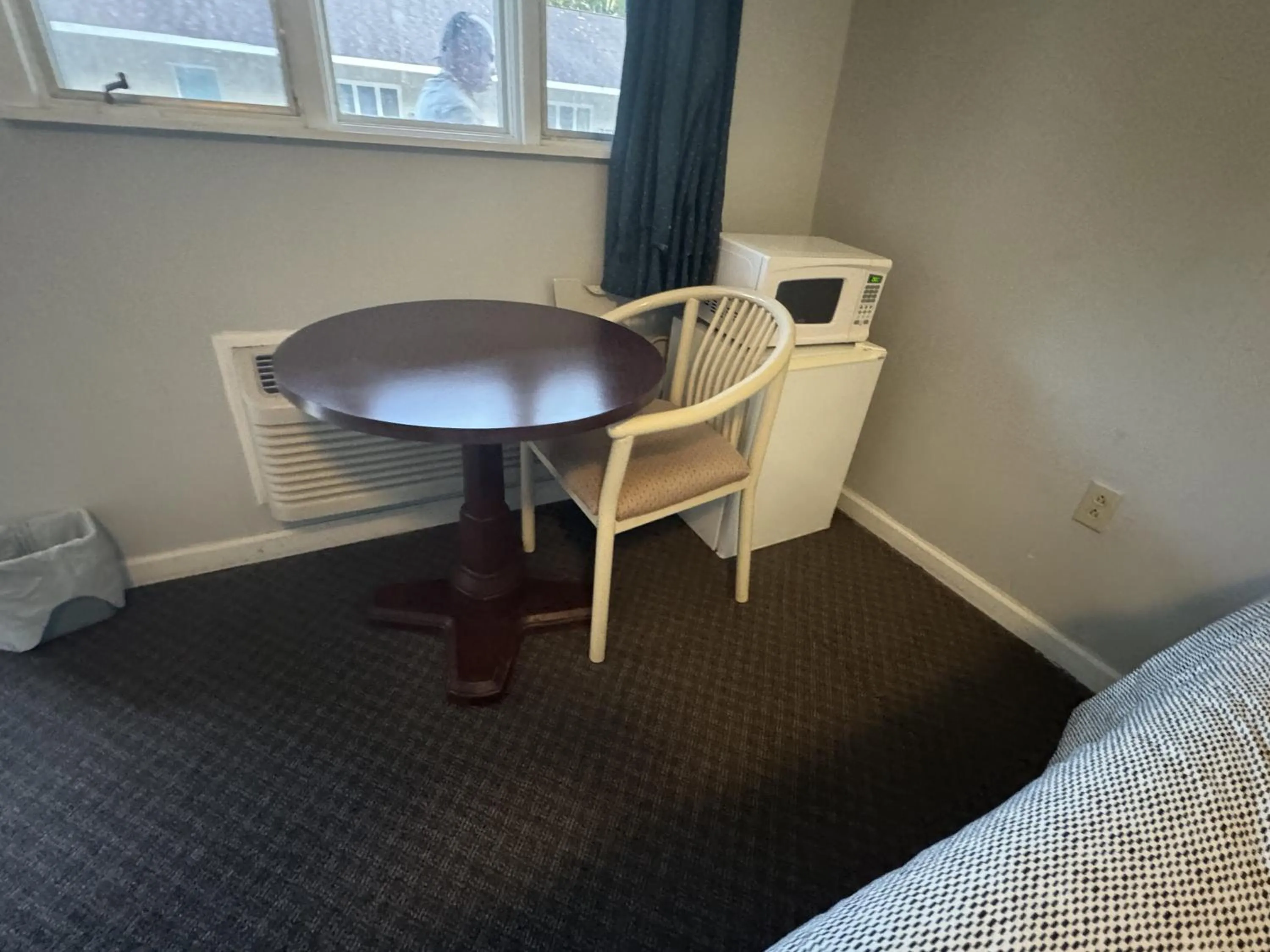 Seating area in Economy Inn