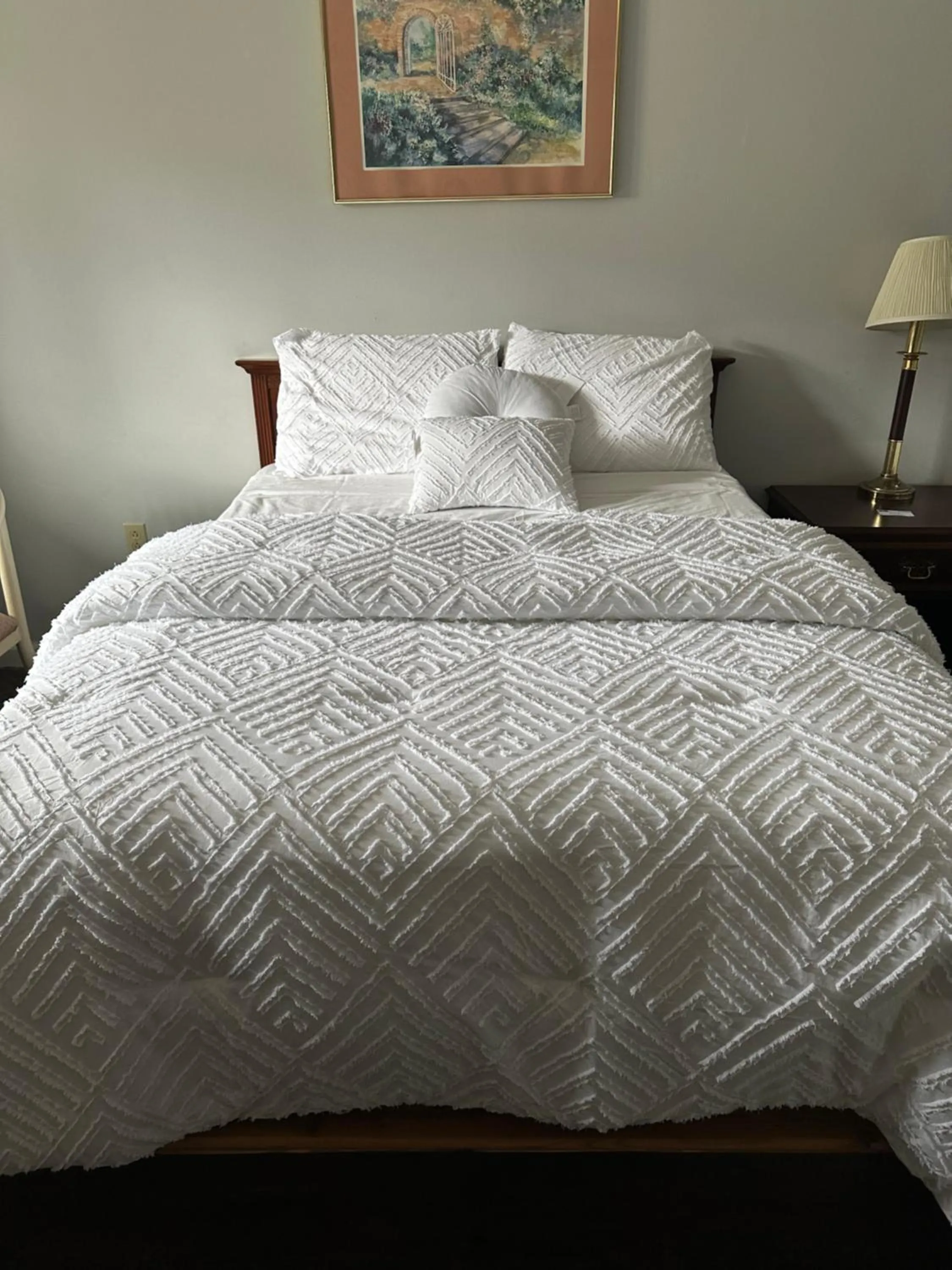 Bedroom, Bed in Economy Inn