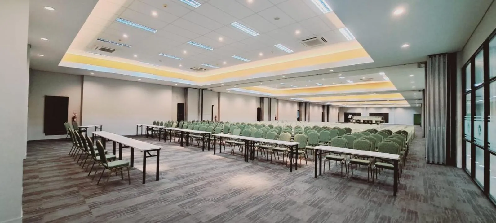 Meeting/conference room in TOS Hotel & Convention Center Tangerang Powered by Archipelago