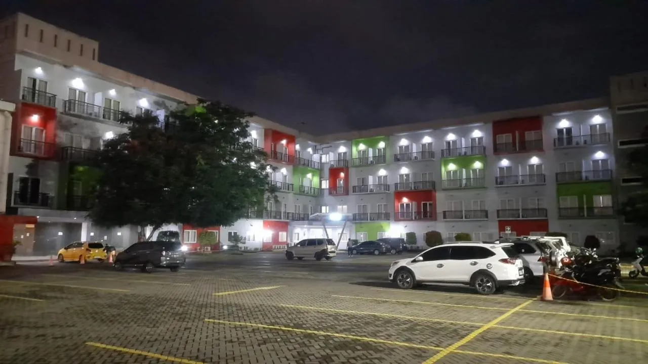 Parking in TOS Hotel & Convention Center Tangerang Powered by Archipelago