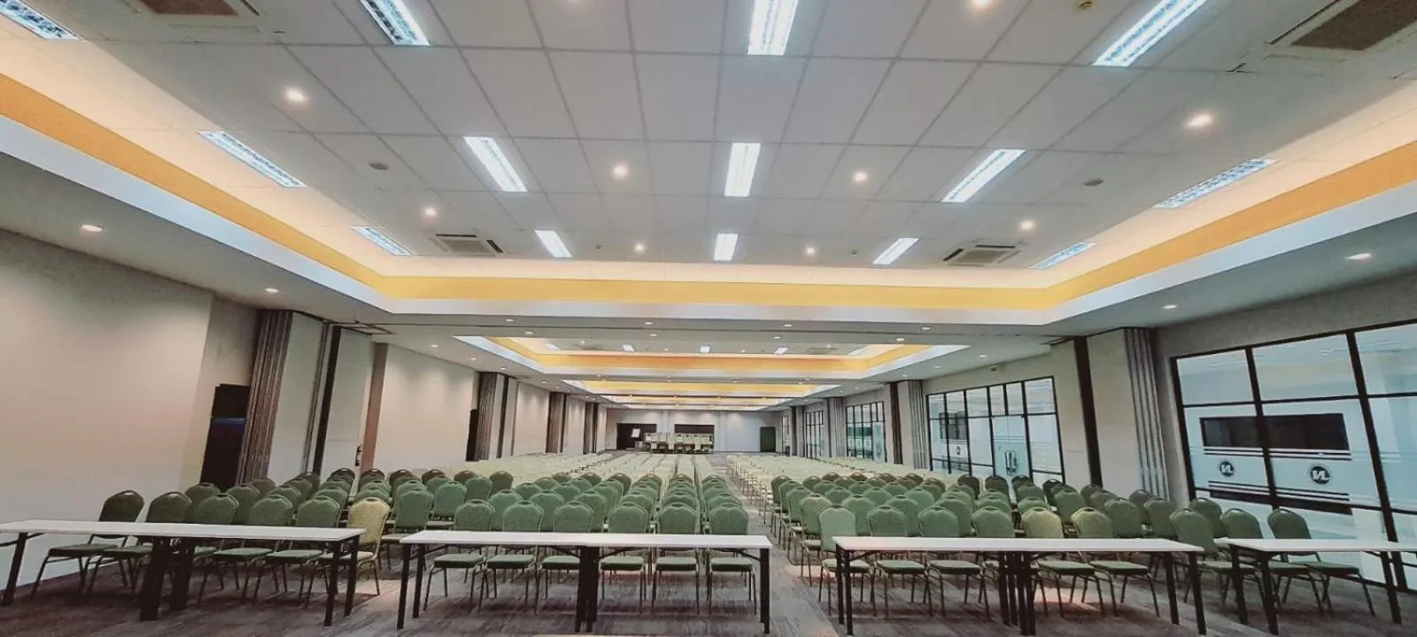 Meeting/conference room in TOS Hotel & Convention Center Tangerang Powered by Archipelago